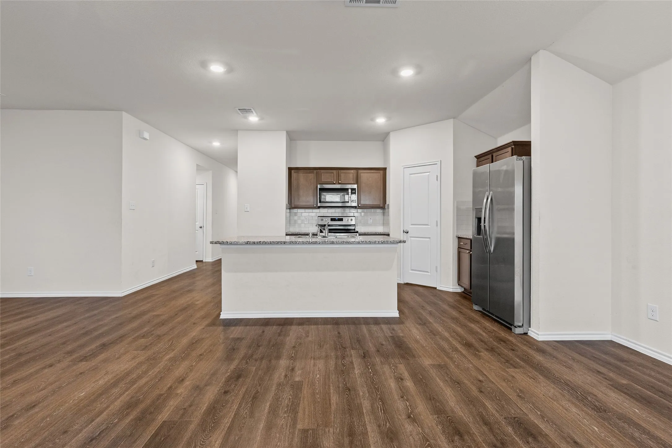 Single Family Residence For Rent in Hunt County , 110 Alydar Lane, Caddo Mills, Texas 75135, 4 Bedroom, 2 Bathroom, 2 Garage spaces, 1,880 Sqft, built in 2020, mls#21402570, Real Estate Agent in Caddo Mills, Homes For Rent in Hunt county, Homes For Rent in Caddo Mills, Realtor in Caddo Mills Texas, Real Estate Brokerage Independent Realty Texas, Luminita Cordes Realtor