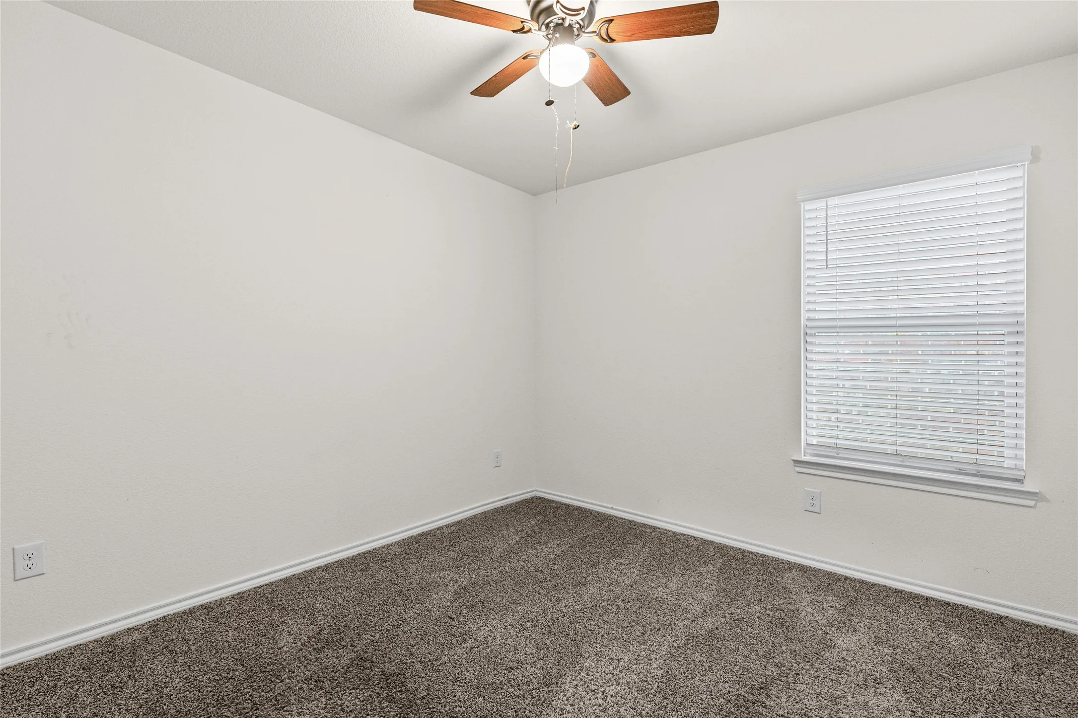 Single Family Residence For Rent in Hunt County , 110 Alydar Lane, Caddo Mills, Texas 75135, 4 Bedroom, 2 Bathroom, 2 Garage spaces, 1,880 Sqft, built in 2020, mls#21402570, Real Estate Agent in Caddo Mills, Homes For Rent in Hunt county, Homes For Rent in Caddo Mills, Realtor in Caddo Mills Texas, Real Estate Brokerage Independent Realty Texas, Luminita Cordes Realtor