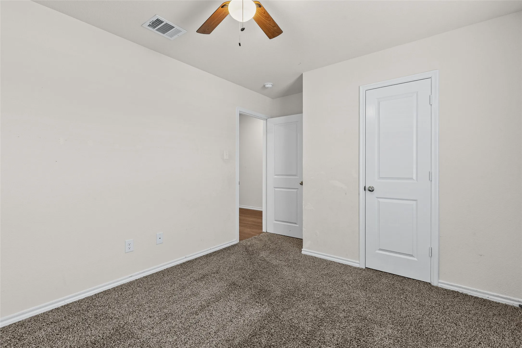 Single Family Residence For Rent in Hunt County , 110 Alydar Lane, Caddo Mills, Texas 75135, 4 Bedroom, 2 Bathroom, 2 Garage spaces, 1,880 Sqft, built in 2020, mls#21402570, Real Estate Agent in Caddo Mills, Homes For Rent in Hunt county, Homes For Rent in Caddo Mills, Realtor in Caddo Mills Texas, Real Estate Brokerage Independent Realty Texas, Luminita Cordes Realtor