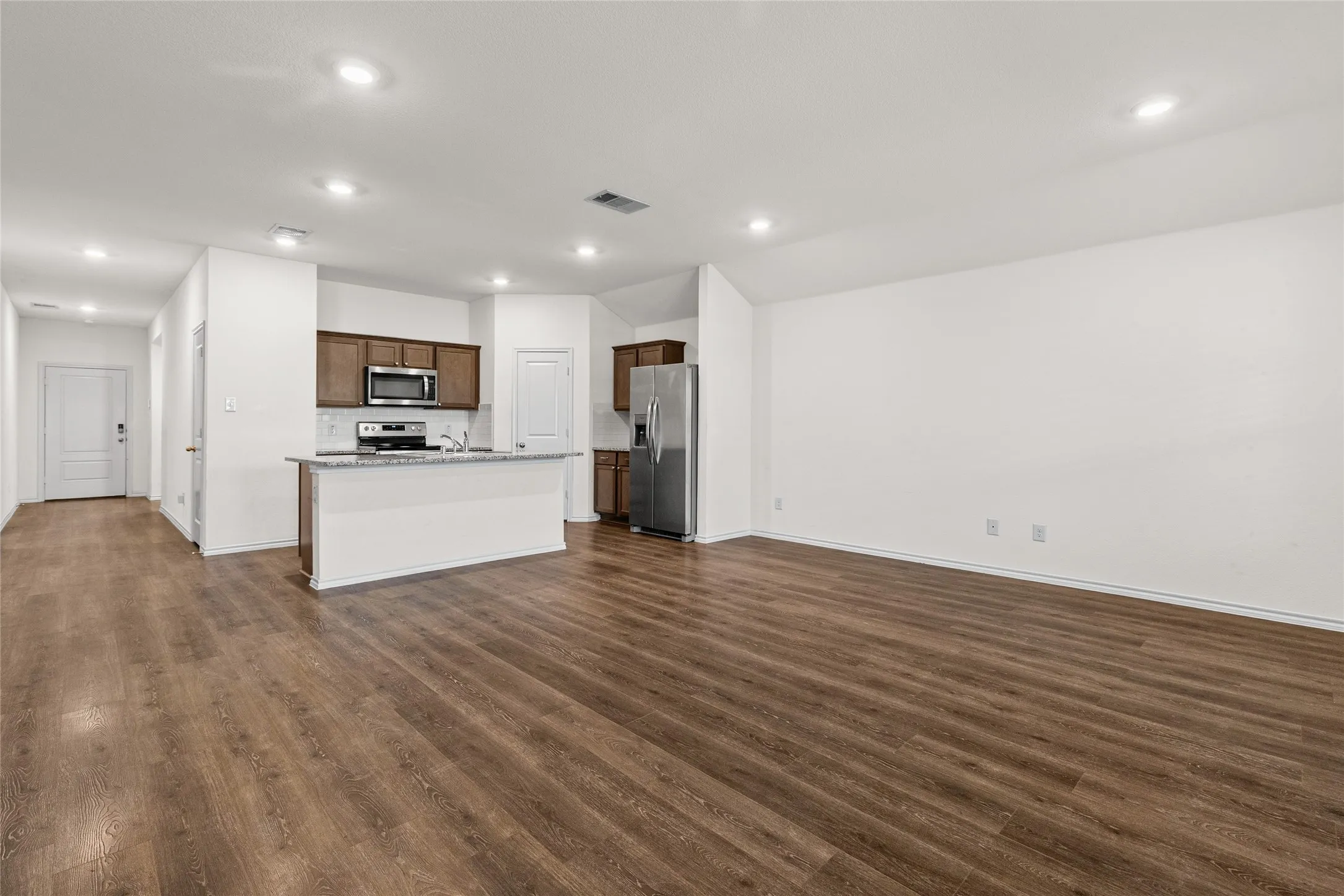 Single Family Residence For Rent in Hunt County , 110 Alydar Lane, Caddo Mills, Texas 75135, 4 Bedroom, 2 Bathroom, 2 Garage spaces, 1,880 Sqft, built in 2020, mls#21402570, Real Estate Agent in Caddo Mills, Homes For Rent in Hunt county, Homes For Rent in Caddo Mills, Realtor in Caddo Mills Texas, Real Estate Brokerage Independent Realty Texas, Luminita Cordes Realtor