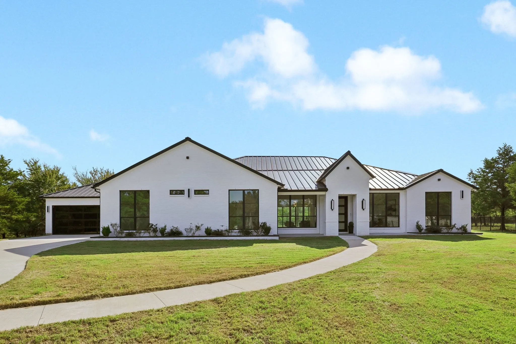 Single Family Residence For Sale in Hunt County , 6293 Blackjack Oak, Royse City, Texas 75189, 5 Bedroom, 5 Bathroom, 3 Garage spaces, 676 Sqft, built in 2023, mls#21402568, Real Estate Agent in Royse City, Homes For Sale in Hunt county, Homes For Sale in Royse City, Realtor in Royse City Texas, Real Estate Brokerage Independent Realty Texas, Luminita Cordes Realtor
