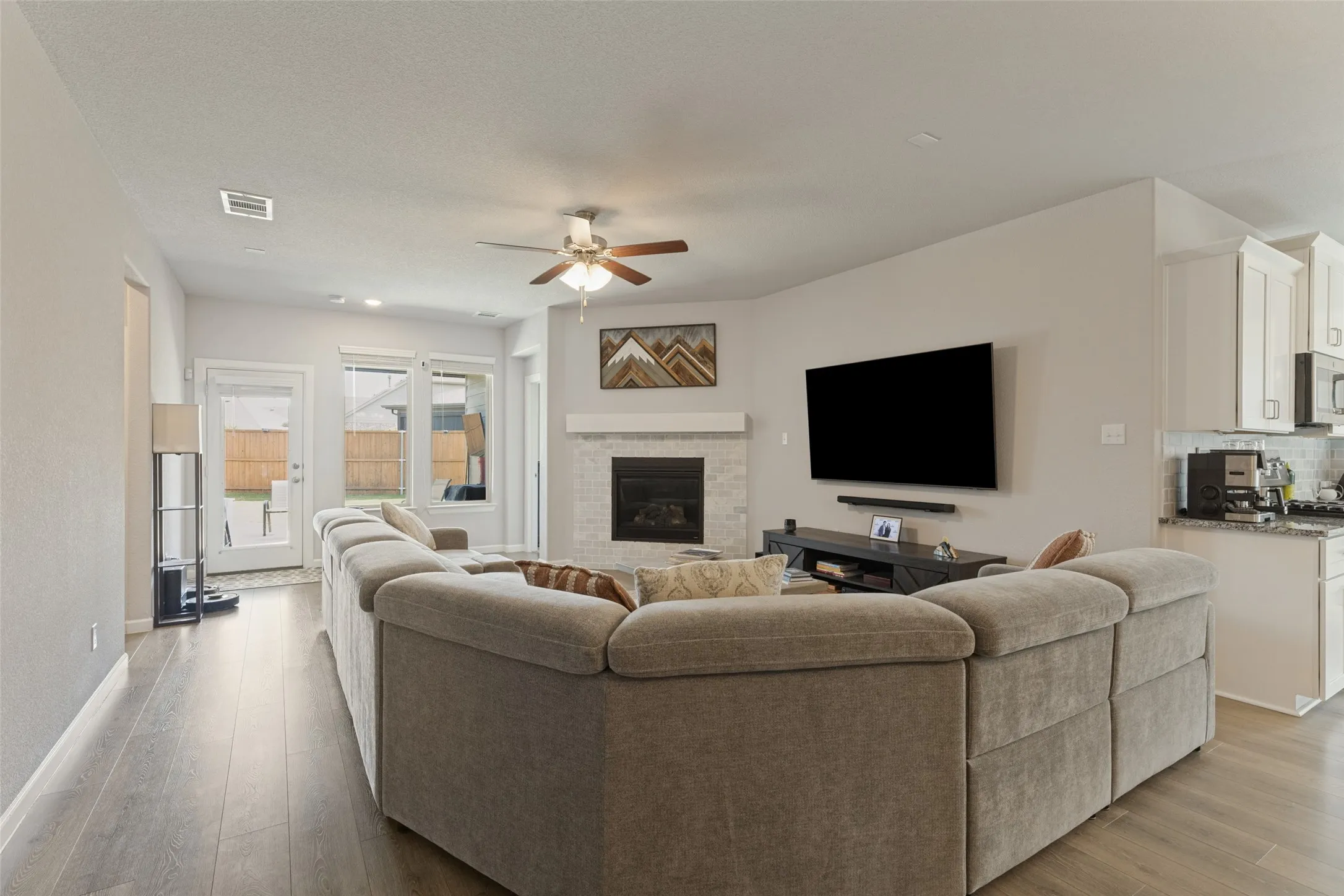 Single Family Residence For Sale in Tarrant County , 10928 Phelps Way, Fort Worth, Texas 76244, 4 Bedroom, 3 Bathroom, 2 Garage spaces, 2,236 Sqft, built in 2020, mls#21400536, Real Estate Agent in Fort Worth, Homes For Sale in Tarrant county, Homes For Sale in Fort Worth, Realtor in Fort Worth Texas, Real Estate Brokerage Independent Realty Texas, Luminita Cordes Realtor