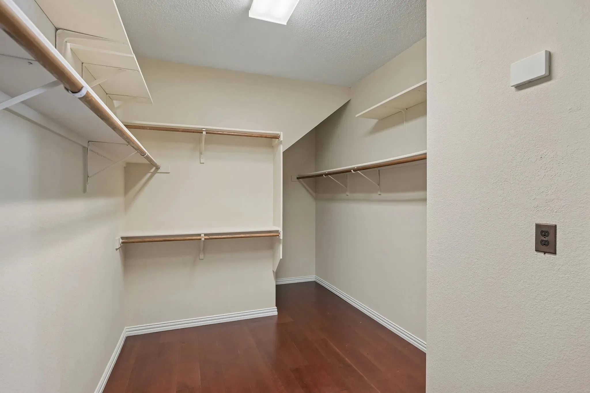 Single Family Residence For Rent in Dallas County , 525 Blackfield Drive, Coppell, Texas 75019, 4 Bedroom, 4 Bathroom, 2 Garage spaces, 3,285 Sqft, built in 1997, mls#21401098, Real Estate Agent in Coppell, Homes For Rent in Dallas county, Homes For Rent in Coppell, Realtor in Coppell Texas, Real Estate Brokerage Independent Realty Texas, Luminita Cordes Realtor
