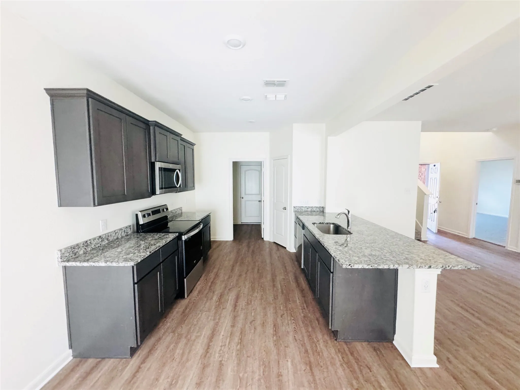 Single Family Residence For Rent in Dallas County , 2007 Belmont Drive, Seagoville, Texas 75159, 4 Bedroom, 3 Bathroom, 2 Garage spaces, 2,209 Sqft, built in 2022, mls#21400140, Real Estate Agent in Seagoville, Homes For Rent in Dallas county, Homes For Rent in Seagoville, Realtor in Seagoville Texas, Real Estate Brokerage Independent Realty Texas, Luminita Cordes Realtor