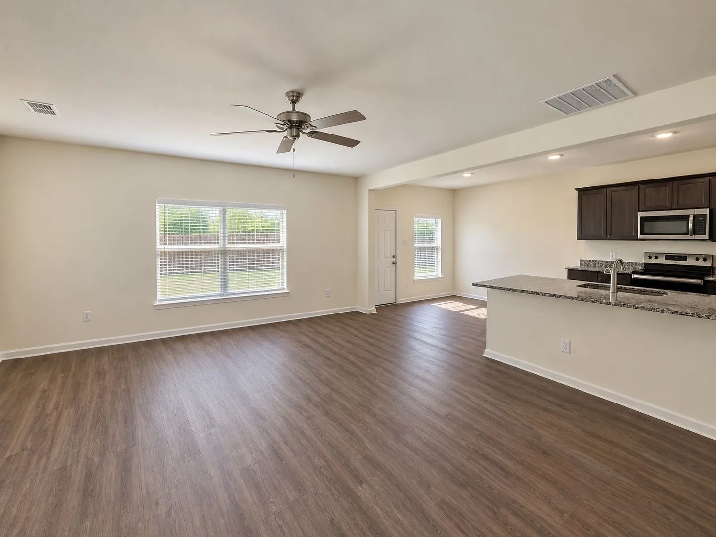Single Family Residence For Rent in Dallas County , 2007 Belmont Drive, Seagoville, Texas 75159, 4 Bedroom, 3 Bathroom, 2 Garage spaces, 2,209 Sqft, built in 2022, mls#21400140, Real Estate Agent in Seagoville, Homes For Rent in Dallas county, Homes For Rent in Seagoville, Realtor in Seagoville Texas, Real Estate Brokerage Independent Realty Texas, Luminita Cordes Realtor