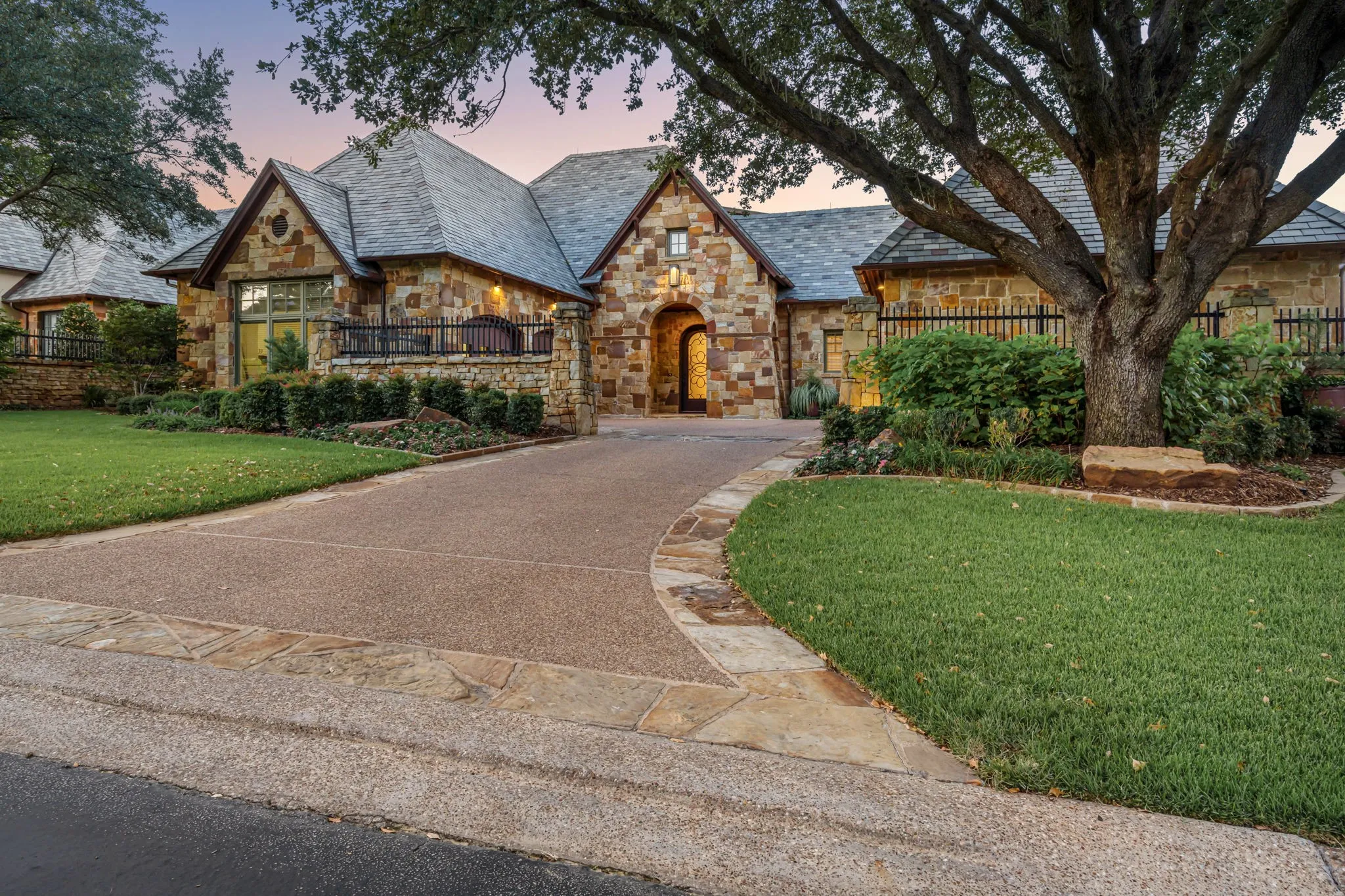 Single Family Residence For Sale in Tarrant County , 2317 Cedar Elm Terrace, Westlake, Texas 76262, 3 Bedroom, 5 Bathroom, 3 Garage spaces, 4,779 Sqft, built in 2005, mls#21402143, Real Estate Agent in Westlake, Homes For Sale in Tarrant county, Homes For Sale in Westlake, Realtor in Westlake Texas, Real Estate Brokerage Independent Realty Texas, Luminita Cordes Realtor