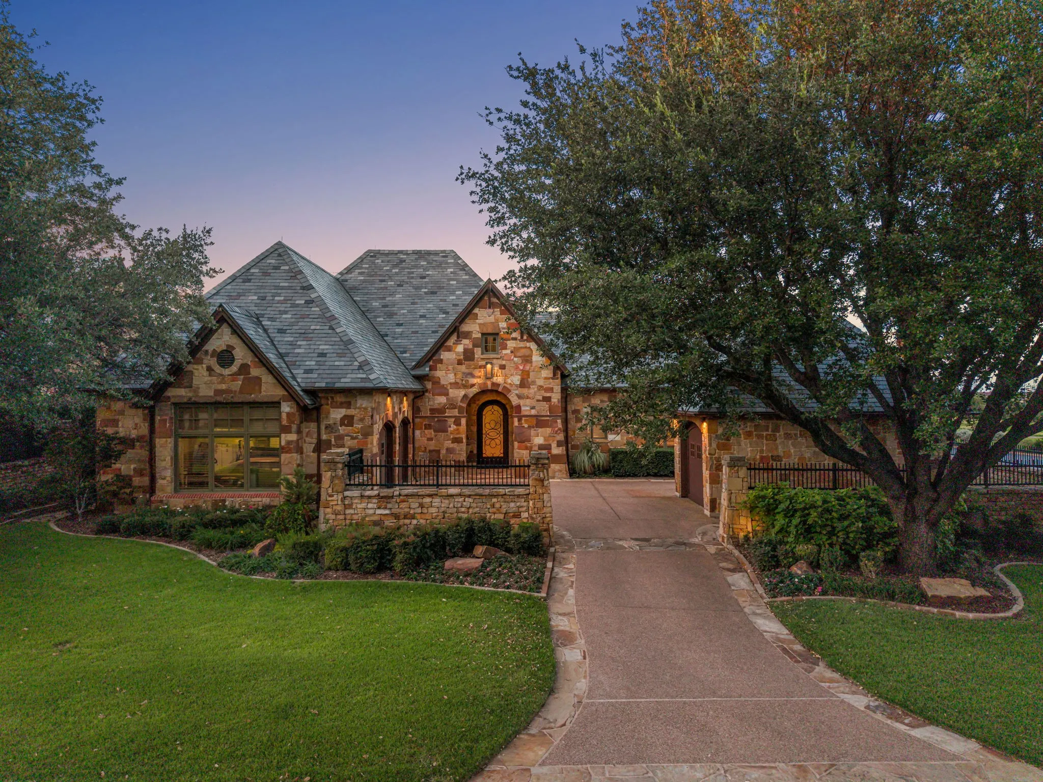 Single Family Residence For Sale in Tarrant County , 2317 Cedar Elm Terrace, Westlake, Texas 76262, 3 Bedroom, 5 Bathroom, 3 Garage spaces, 4,779 Sqft, built in 2005, mls#21402143, Real Estate Agent in Westlake, Homes For Sale in Tarrant county, Homes For Sale in Westlake, Realtor in Westlake Texas, Real Estate Brokerage Independent Realty Texas, Luminita Cordes Realtor
