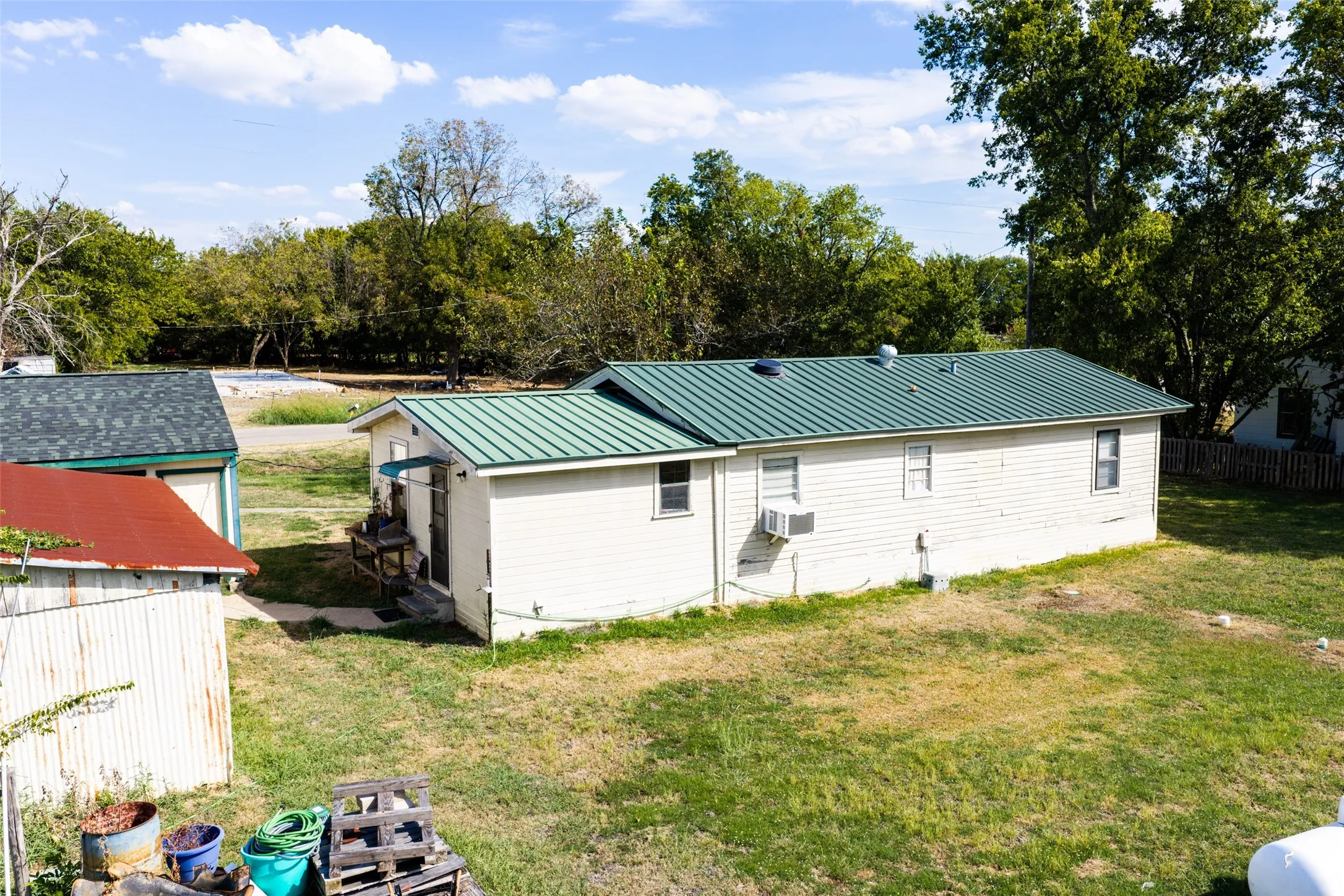 Single Family Residence For Sale in Hunt County , 80 County Road 1118, Caddo Mills, Texas 75135, 3 Bedroom, 2 Bathroom, 2 Garage spaces, 1,154 Sqft, built in 1965, mls#21402448, Real Estate Agent in Caddo Mills, Homes For Sale in Hunt county, Homes For Sale in Caddo Mills, Realtor in Caddo Mills Texas, Real Estate Brokerage Independent Realty Texas, Luminita Cordes Realtor