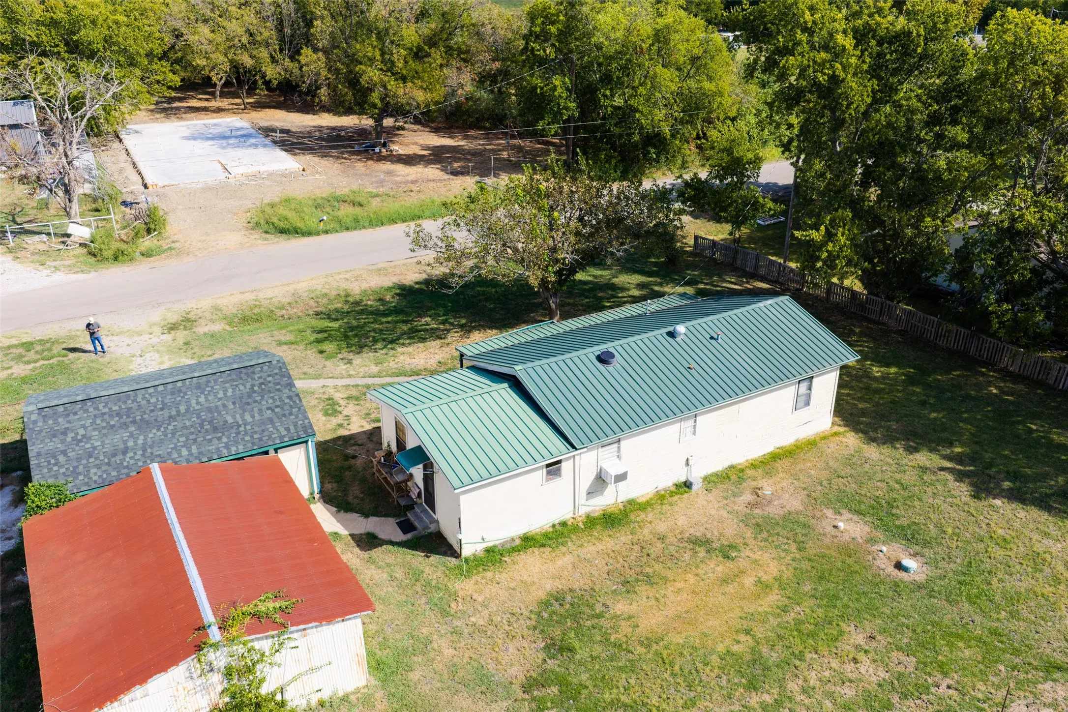 Single Family Residence For Sale in Hunt County , 80 County Road 1118, Caddo Mills, Texas 75135, 3 Bedroom, 2 Bathroom, 2 Garage spaces, 1,154 Sqft, built in 1965, mls#21402448, Real Estate Agent in Caddo Mills, Homes For Sale in Hunt county, Homes For Sale in Caddo Mills, Realtor in Caddo Mills Texas, Real Estate Brokerage Independent Realty Texas, Luminita Cordes Realtor