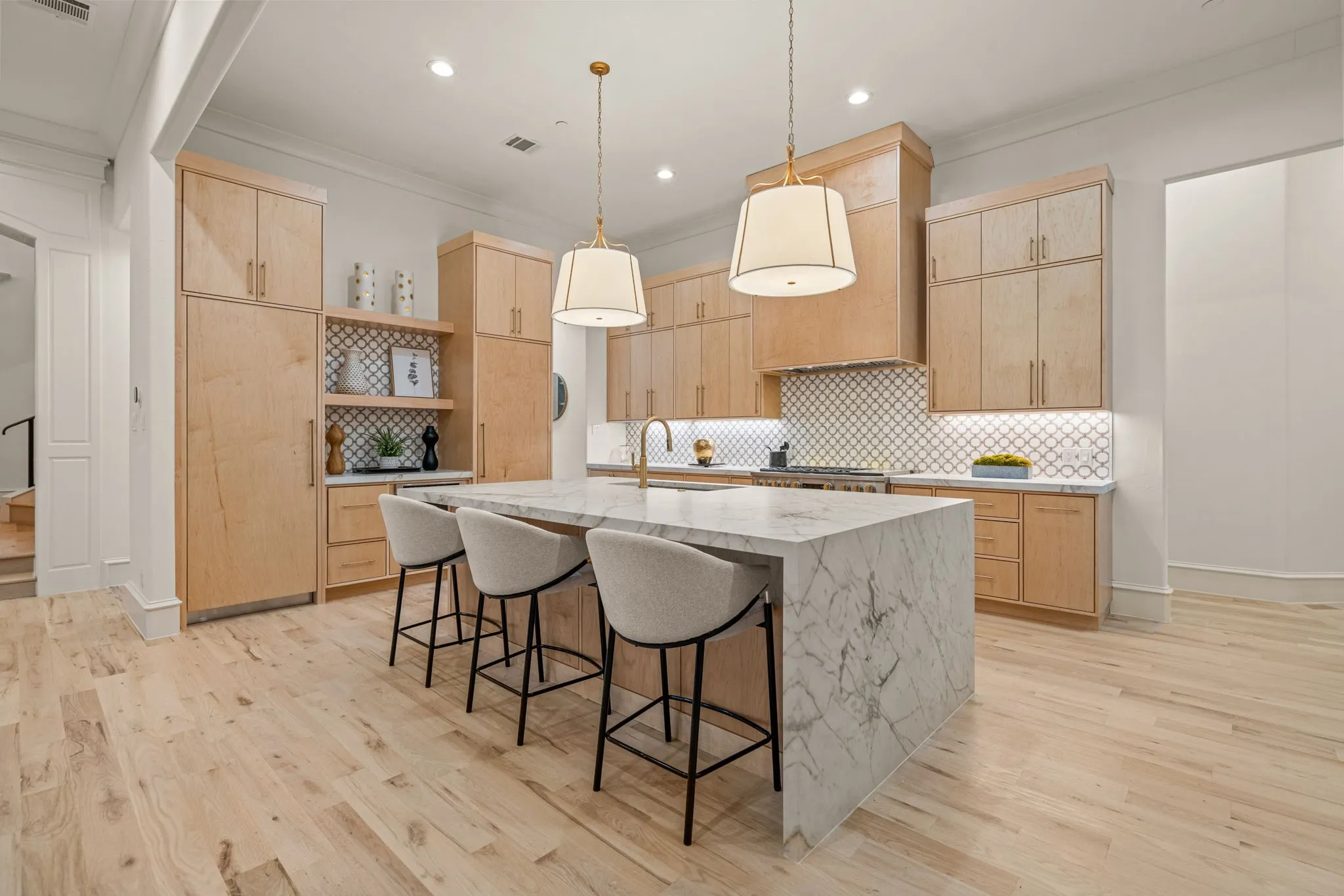 Single Family Residence For Sale in Tarrant County , 1802 Shady Grove Court, Westlake, Texas 76262, 6 Bedroom, 9 Bathroom, 5 Garage spaces, 10,389 Sqft, built in 2002, mls#21400937, Real Estate Agent in Westlake, Homes For Sale in Tarrant county, Homes For Sale in Westlake, Realtor in Westlake Texas, Real Estate Brokerage Independent Realty Texas, Luminita Cordes Realtor