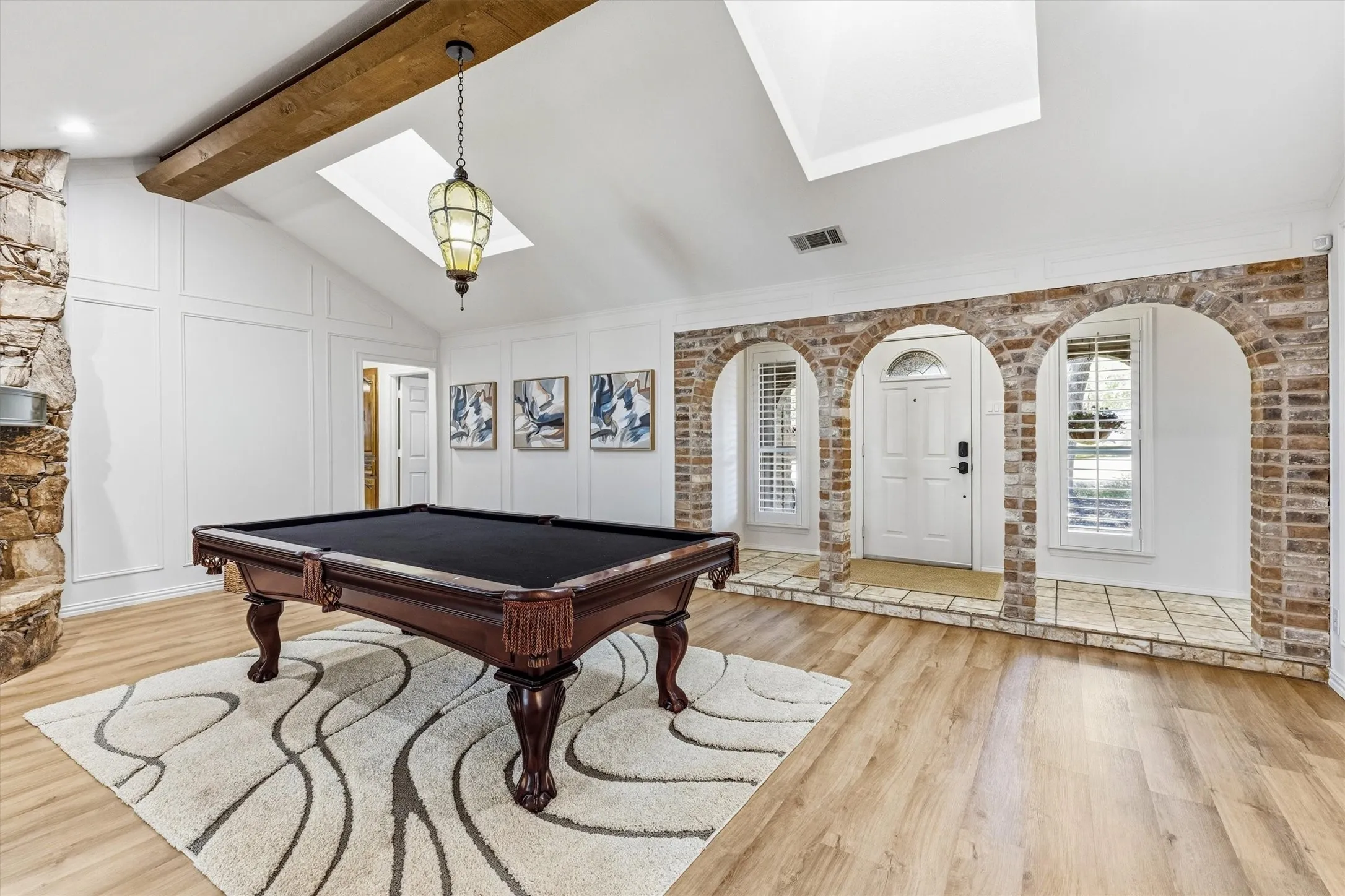Single Family Residence For Sale in Collin County , 2904 Foxboro Drive, Richardson, Texas 75082, 3 Bedroom, 3 Bathroom, 2 Garage spaces, 2,649 Sqft, built in 1977, mls#21398492, Real Estate Agent in Richardson, Homes For Sale in Collin county, Homes For Sale in Richardson, Realtor in Richardson Texas, Real Estate Brokerage Independent Realty Texas, Luminita Cordes Realtor