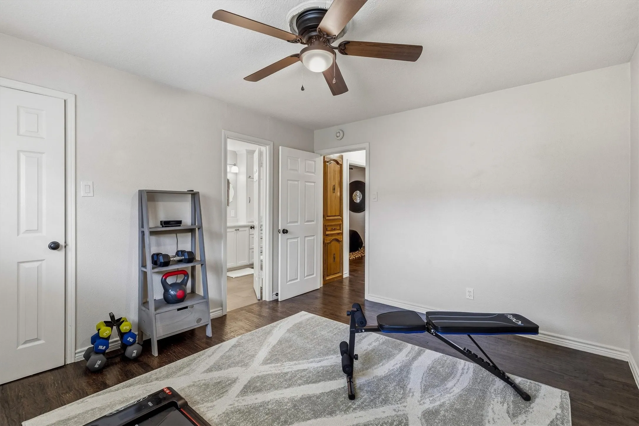 Single Family Residence For Sale in Collin County , 2904 Foxboro Drive, Richardson, Texas 75082, 3 Bedroom, 3 Bathroom, 2 Garage spaces, 2,649 Sqft, built in 1977, mls#21398492, Real Estate Agent in Richardson, Homes For Sale in Collin county, Homes For Sale in Richardson, Realtor in Richardson Texas, Real Estate Brokerage Independent Realty Texas, Luminita Cordes Realtor