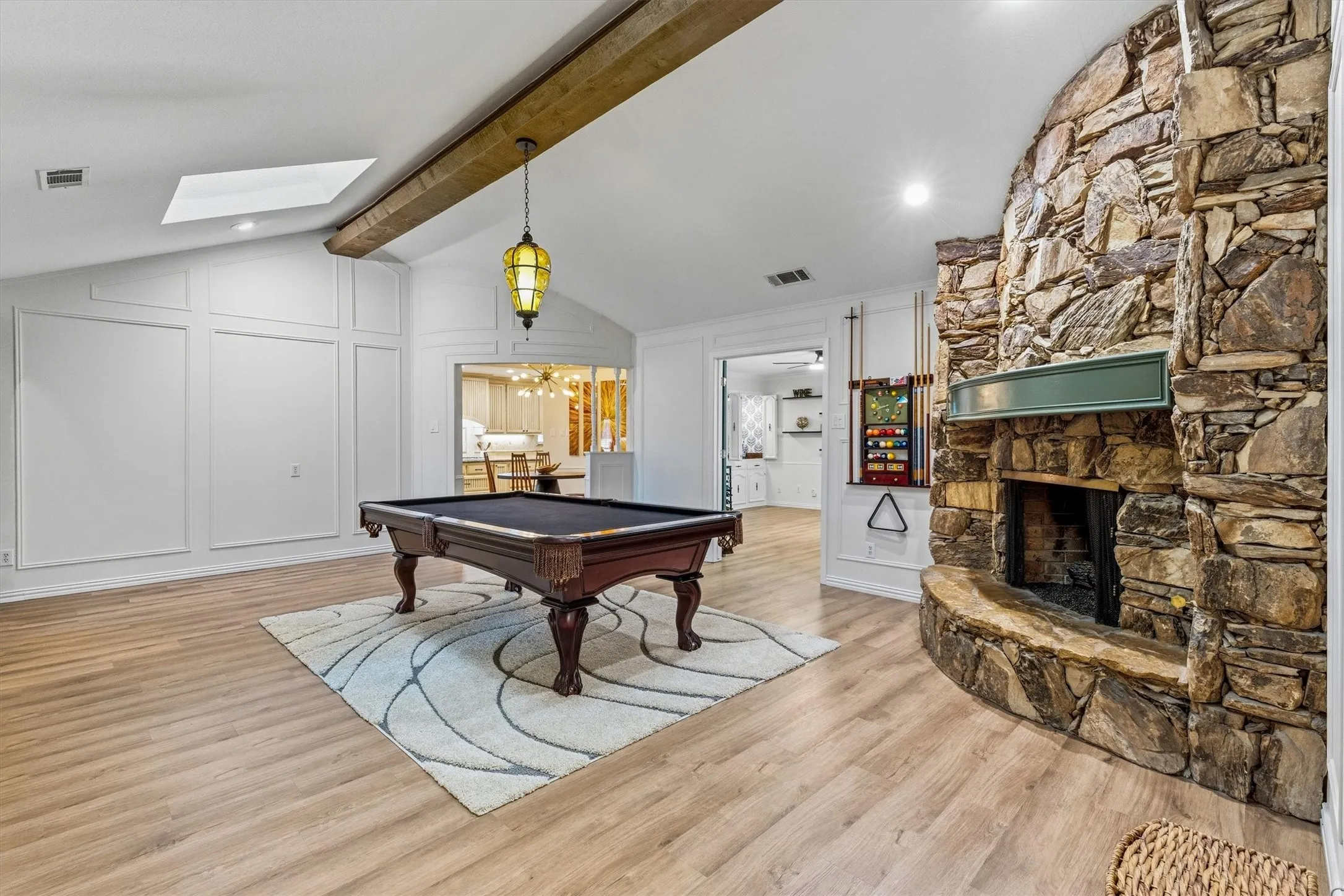 Single Family Residence For Sale in Collin County , 2904 Foxboro Drive, Richardson, Texas 75082, 3 Bedroom, 3 Bathroom, 2 Garage spaces, 2,649 Sqft, built in 1977, mls#21398492, Real Estate Agent in Richardson, Homes For Sale in Collin county, Homes For Sale in Richardson, Realtor in Richardson Texas, Real Estate Brokerage Independent Realty Texas, Luminita Cordes Realtor