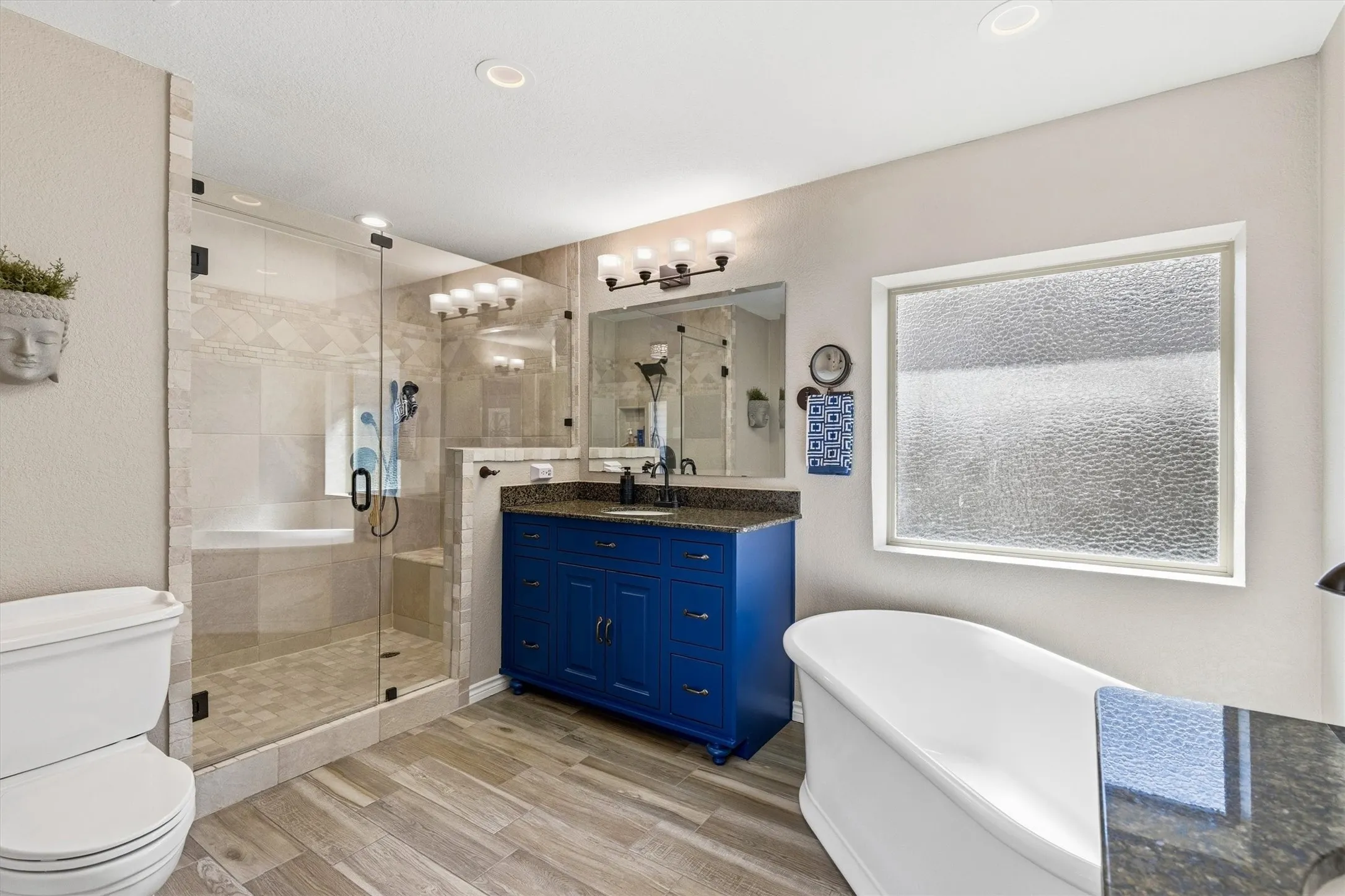 Single Family Residence For Sale in Collin County , 2904 Foxboro Drive, Richardson, Texas 75082, 3 Bedroom, 3 Bathroom, 2 Garage spaces, 2,649 Sqft, built in 1977, mls#21398492, Real Estate Agent in Richardson, Homes For Sale in Collin county, Homes For Sale in Richardson, Realtor in Richardson Texas, Real Estate Brokerage Independent Realty Texas, Luminita Cordes Realtor