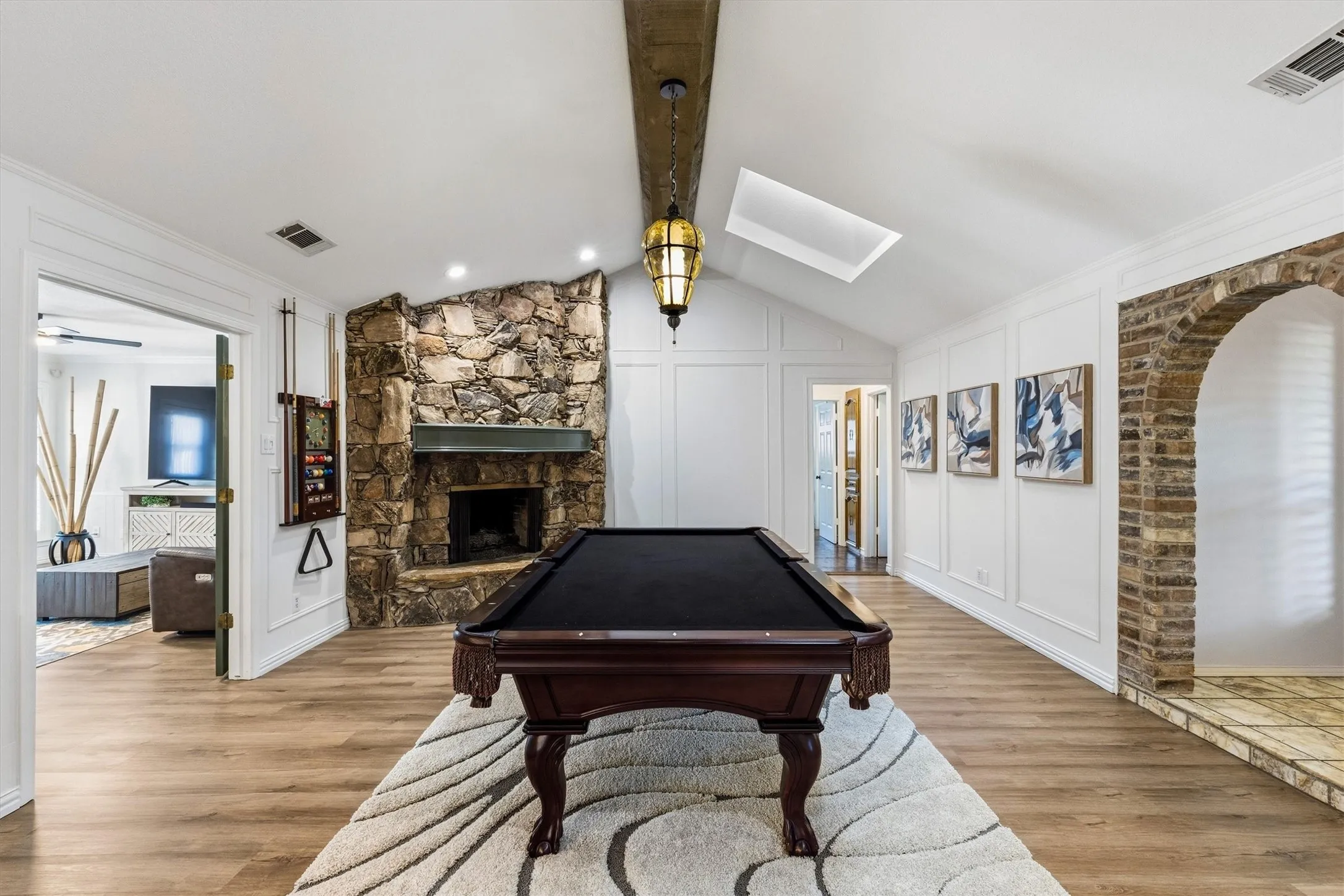 Single Family Residence For Sale in Collin County , 2904 Foxboro Drive, Richardson, Texas 75082, 3 Bedroom, 3 Bathroom, 2 Garage spaces, 2,649 Sqft, built in 1977, mls#21398492, Real Estate Agent in Richardson, Homes For Sale in Collin county, Homes For Sale in Richardson, Realtor in Richardson Texas, Real Estate Brokerage Independent Realty Texas, Luminita Cordes Realtor