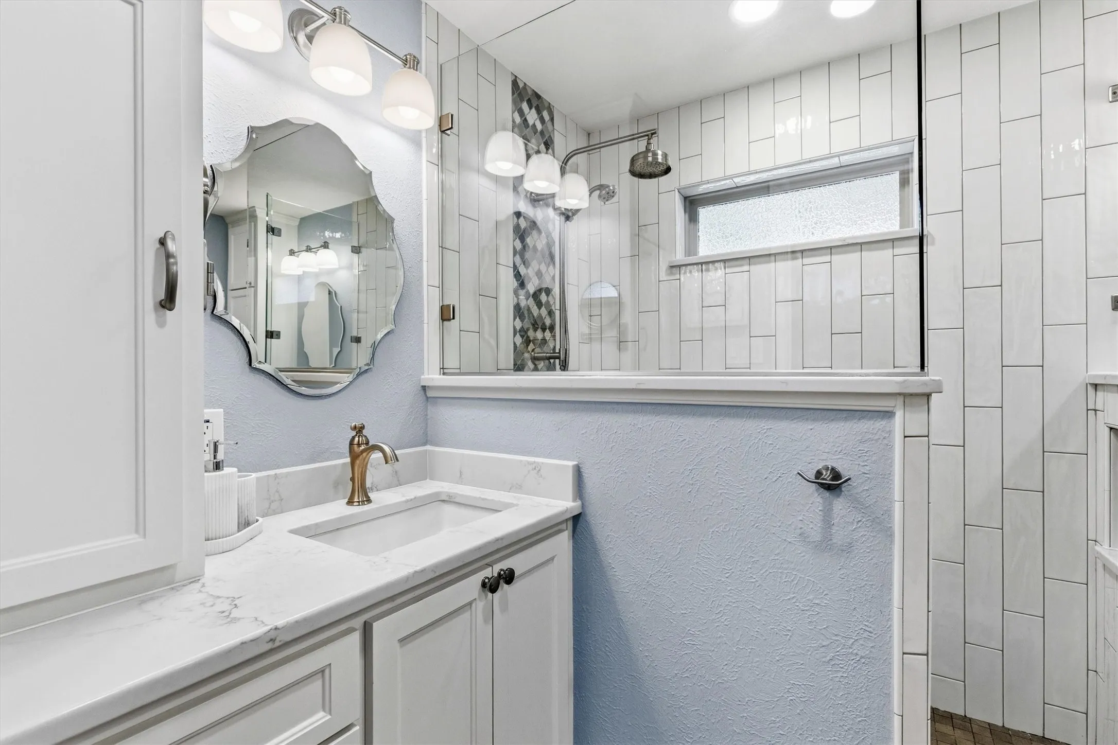 Single Family Residence For Sale in Collin County , 2904 Foxboro Drive, Richardson, Texas 75082, 3 Bedroom, 3 Bathroom, 2 Garage spaces, 2,649 Sqft, built in 1977, mls#21398492, Real Estate Agent in Richardson, Homes For Sale in Collin county, Homes For Sale in Richardson, Realtor in Richardson Texas, Real Estate Brokerage Independent Realty Texas, Luminita Cordes Realtor