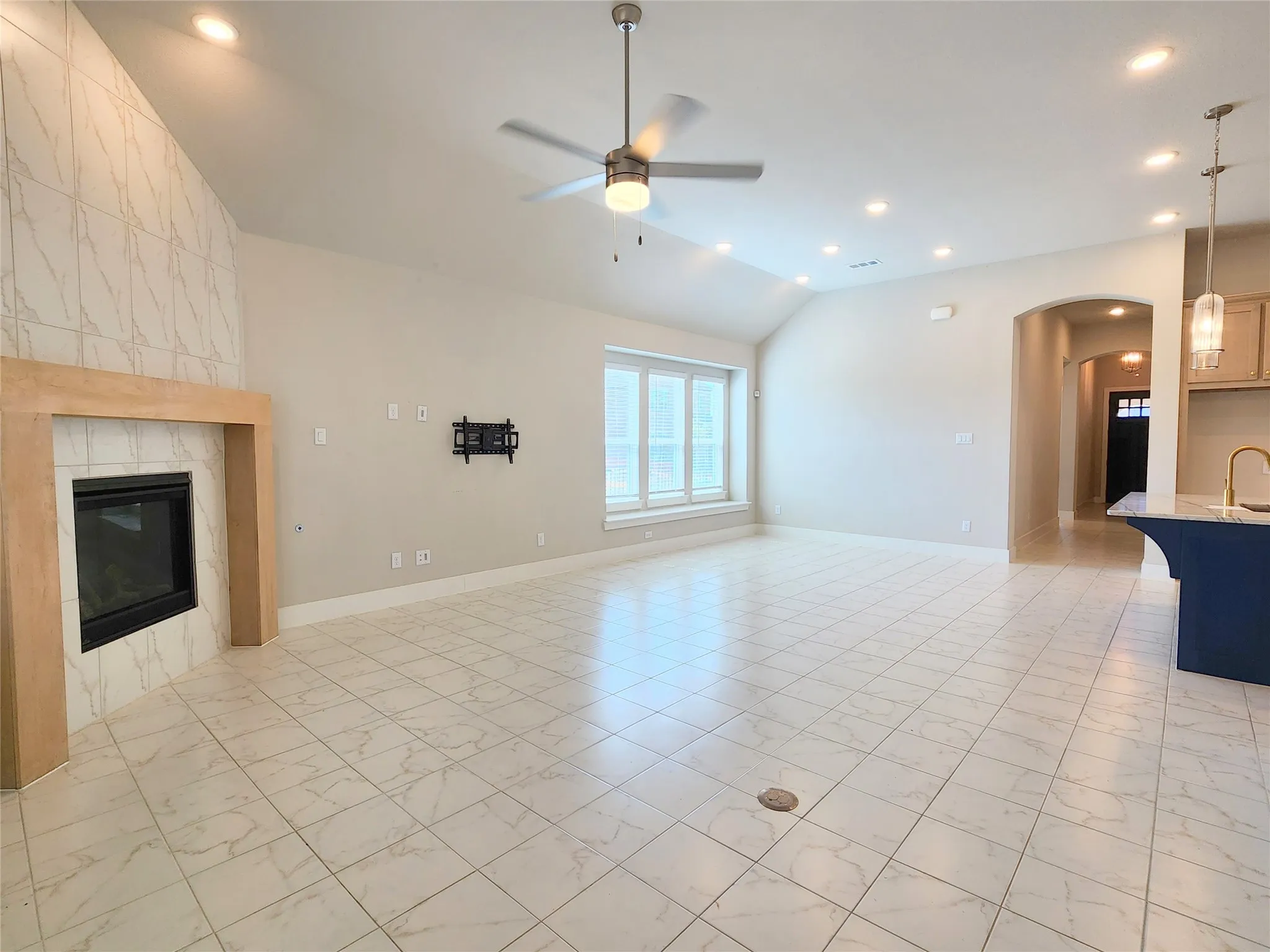 Single Family Residence For Sale in Collin County , 1501 Waxwing Place, Celina, Texas 75009, 4 Bedroom, 3 Bathroom, 2 Garage spaces, 1,952 Sqft, built in 2023, mls#21402585, Real Estate Agent in Celina, Homes For Sale in Collin county, Homes For Sale in Celina, Realtor in Celina Texas, Real Estate Brokerage Independent Realty Texas, Luminita Cordes Realtor