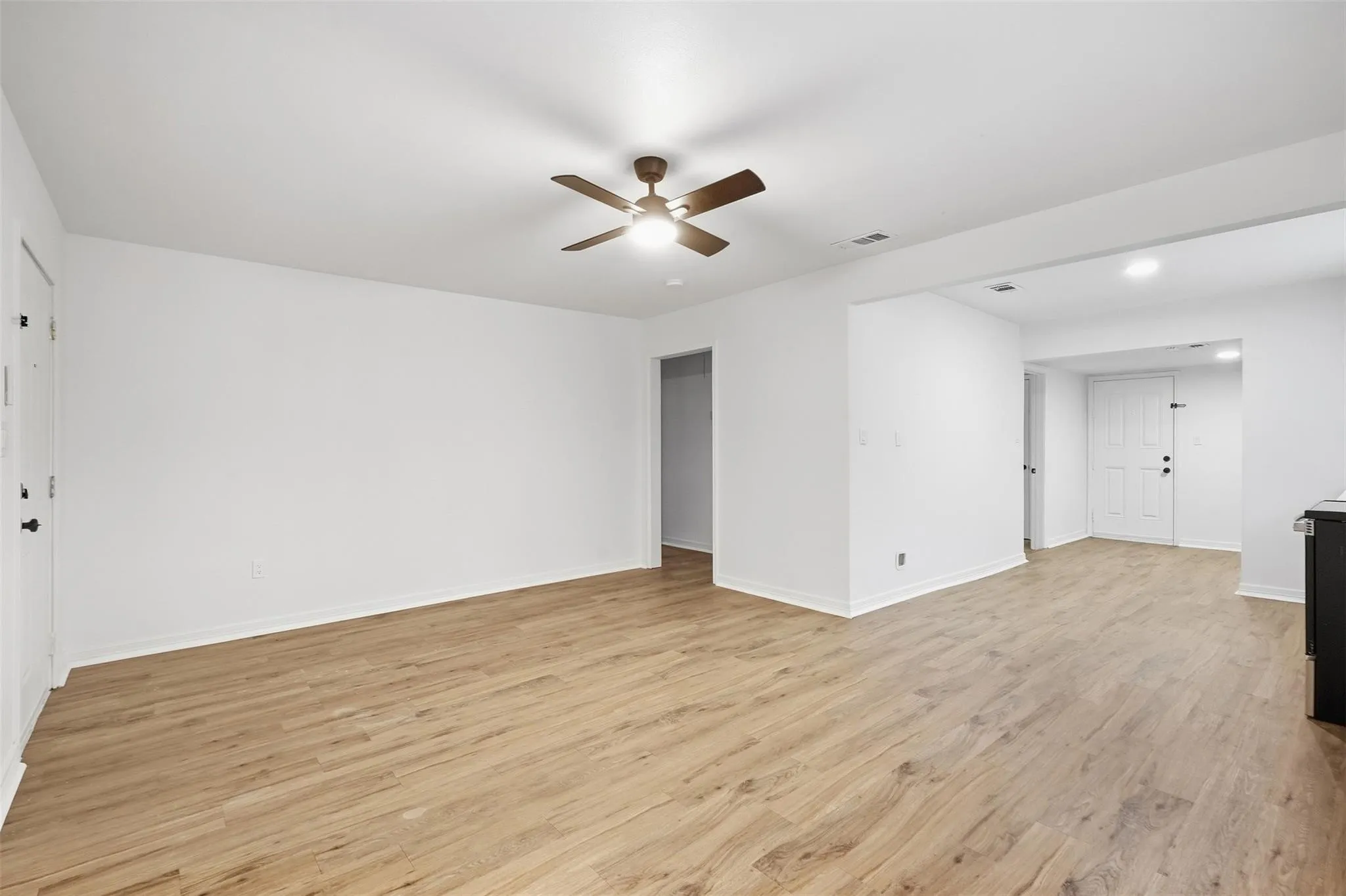 Single Family Residence For Rent in Grayson County , 920 E Chaffin Street, Sherman, Texas 75090, 3 Bedroom, 2 Bathroom, Garage spaces, 1,056 Sqft, built in 1946, mls#21402592, Real Estate Agent in Sherman, Homes For Rent in Grayson county, Homes For Rent in Sherman, Realtor in Sherman Texas, Real Estate Brokerage Independent Realty Texas, Luminita Cordes Realtor