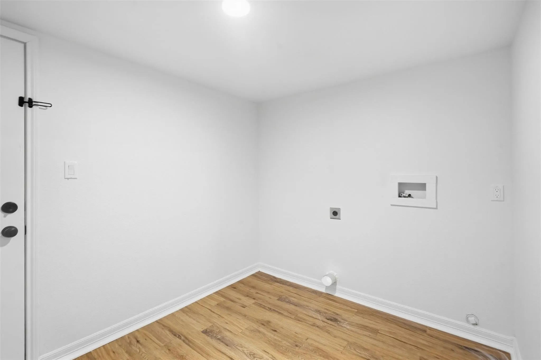 Single Family Residence For Rent in Grayson County , 920 E Chaffin Street, Sherman, Texas 75090, 3 Bedroom, 2 Bathroom, Garage spaces, 1,056 Sqft, built in 1946, mls#21402592, Real Estate Agent in Sherman, Homes For Rent in Grayson county, Homes For Rent in Sherman, Realtor in Sherman Texas, Real Estate Brokerage Independent Realty Texas, Luminita Cordes Realtor