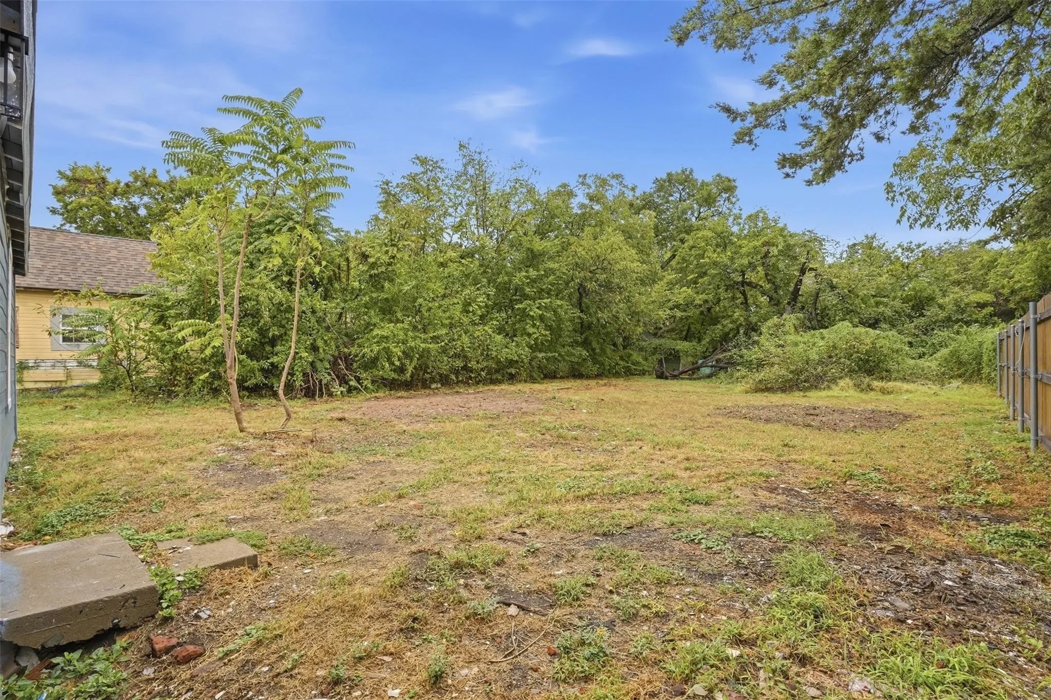 Single Family Residence For Rent in Grayson County , 920 E Chaffin Street, Sherman, Texas 75090, 3 Bedroom, 2 Bathroom, Garage spaces, 1,056 Sqft, built in 1946, mls#21402592, Real Estate Agent in Sherman, Homes For Rent in Grayson county, Homes For Rent in Sherman, Realtor in Sherman Texas, Real Estate Brokerage Independent Realty Texas, Luminita Cordes Realtor