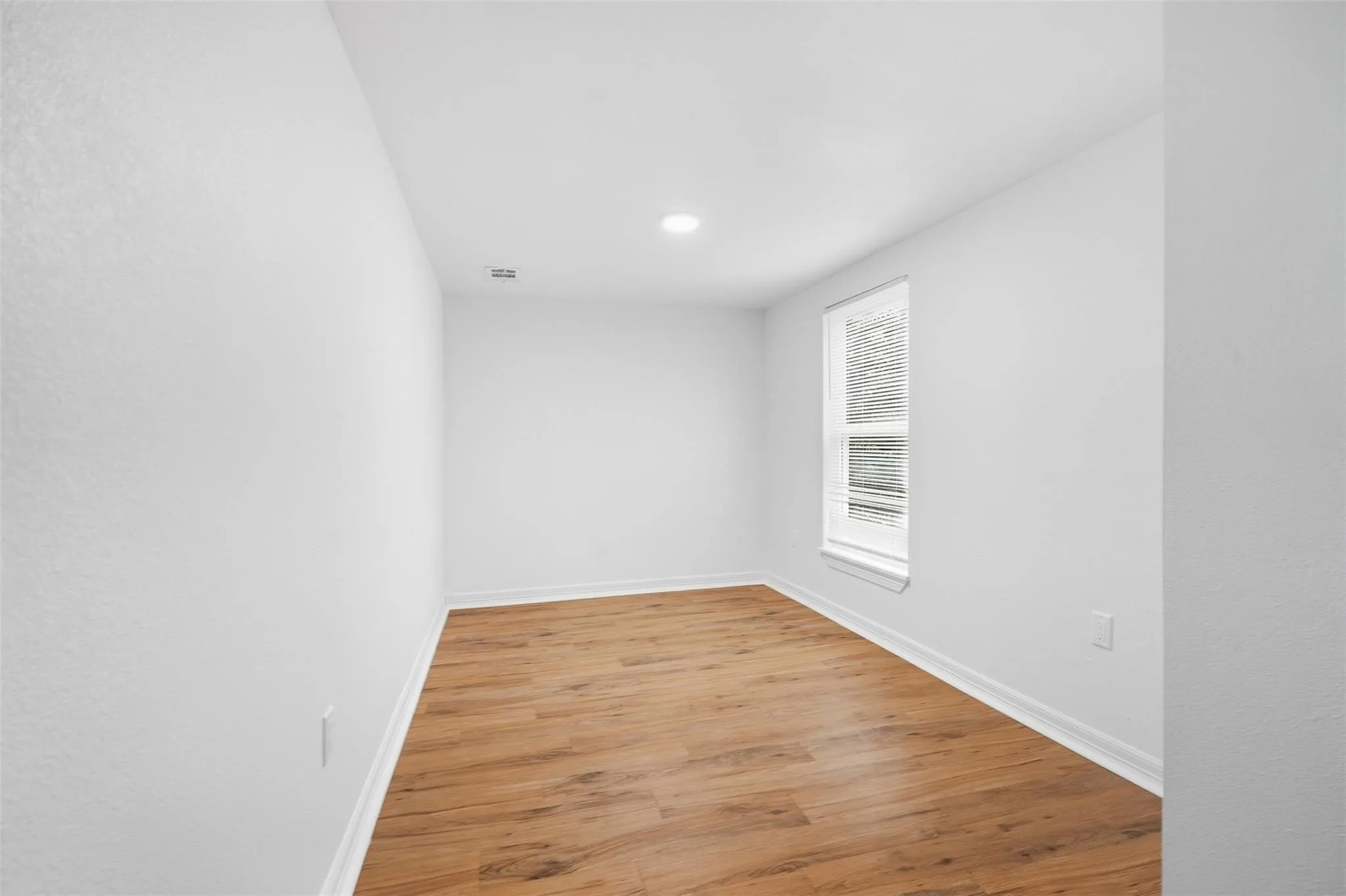 Single Family Residence For Rent in Grayson County , 920 E Chaffin Street, Sherman, Texas 75090, 3 Bedroom, 2 Bathroom, Garage spaces, 1,056 Sqft, built in 1946, mls#21402592, Real Estate Agent in Sherman, Homes For Rent in Grayson county, Homes For Rent in Sherman, Realtor in Sherman Texas, Real Estate Brokerage Independent Realty Texas, Luminita Cordes Realtor