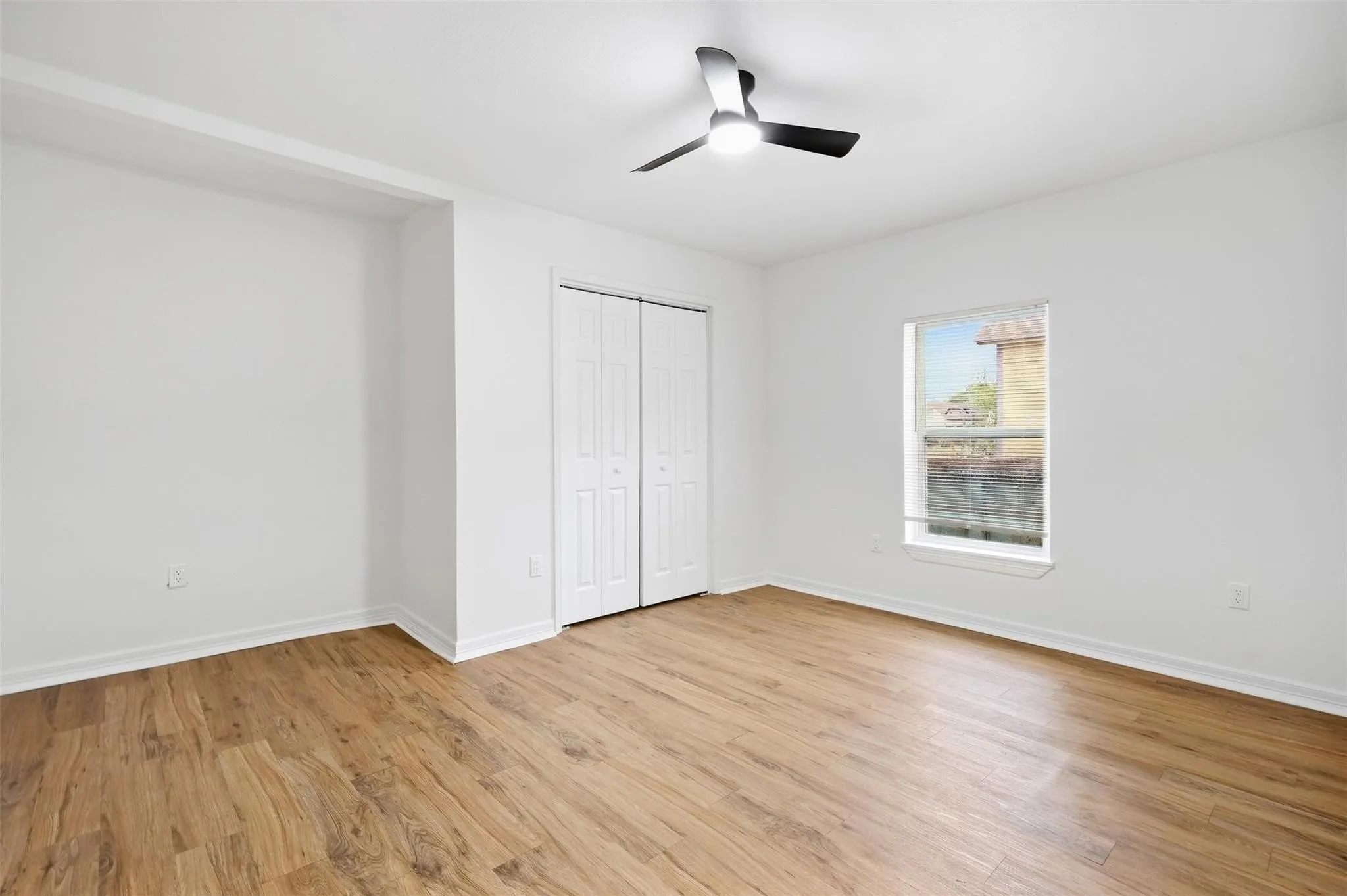 Single Family Residence For Rent in Grayson County , 920 E Chaffin Street, Sherman, Texas 75090, 3 Bedroom, 2 Bathroom, Garage spaces, 1,056 Sqft, built in 1946, mls#21402592, Real Estate Agent in Sherman, Homes For Rent in Grayson county, Homes For Rent in Sherman, Realtor in Sherman Texas, Real Estate Brokerage Independent Realty Texas, Luminita Cordes Realtor