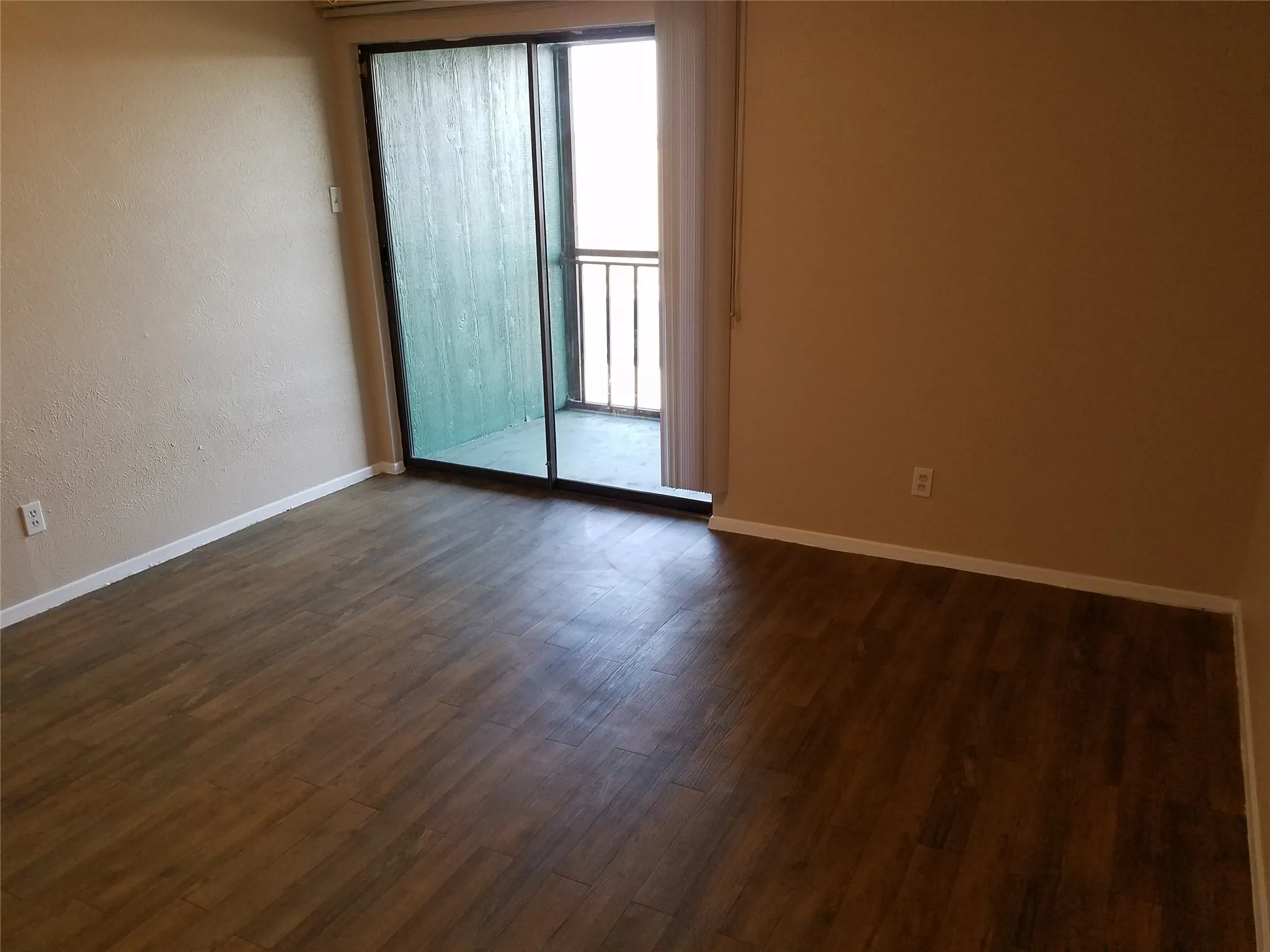 Condominium For Sale in Dallas County , 11450 Audelia Road 307, Dallas, Texas 75243, 3 Bedroom, 2 Bathroom, Garage spaces, 1,237 Sqft, built in 1980, mls#21402596, Real Estate Agent in Dallas, Homes For Sale in Dallas county, Homes For Sale in Dallas, Realtor in Dallas Texas, Real Estate Brokerage Independent Realty Texas, Luminita Cordes Realtor