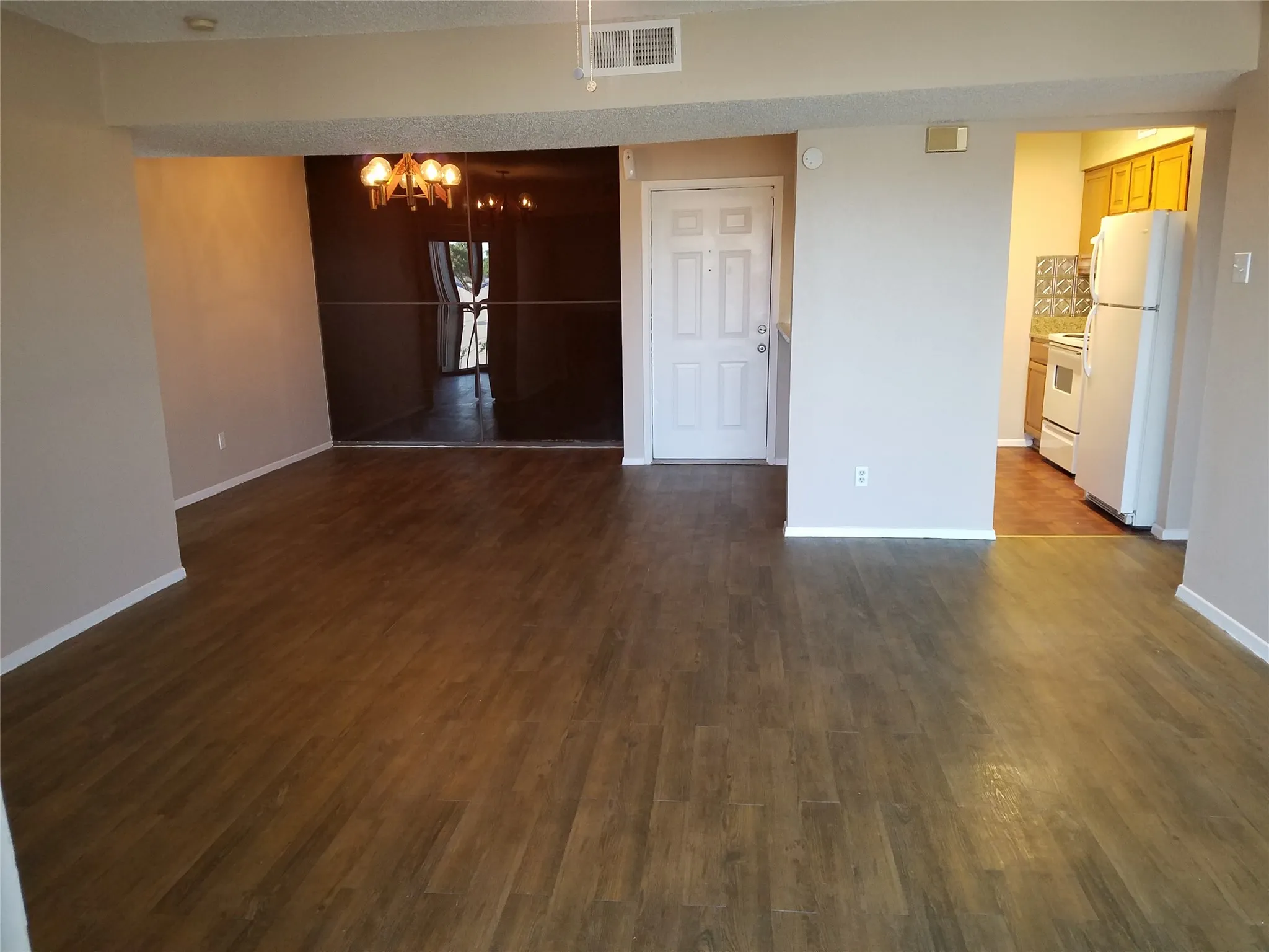 Condominium For Sale in Dallas County , 11450 Audelia Road 307, Dallas, Texas 75243, 3 Bedroom, 2 Bathroom, Garage spaces, 1,237 Sqft, built in 1980, mls#21402596, Real Estate Agent in Dallas, Homes For Sale in Dallas county, Homes For Sale in Dallas, Realtor in Dallas Texas, Real Estate Brokerage Independent Realty Texas, Luminita Cordes Realtor