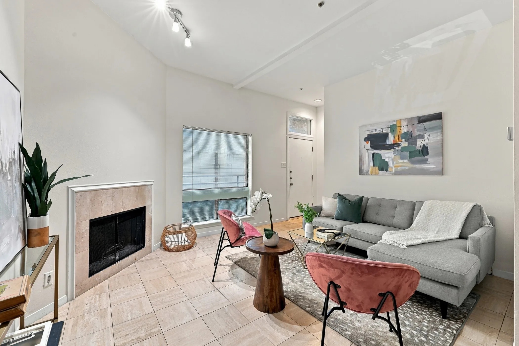 Condominium For Sale in Dallas County , 4334 Buena Vista Street E, Dallas, Texas 75205, 1 Bedroom, 1 Bathroom, 1 Garage spaces, 812 Sqft, built in 1984, mls#21401993, Real Estate Agent in Dallas, Homes For Sale in Dallas county, Homes For Sale in Dallas, Realtor in Dallas Texas, Real Estate Brokerage Independent Realty Texas, Luminita Cordes Realtor