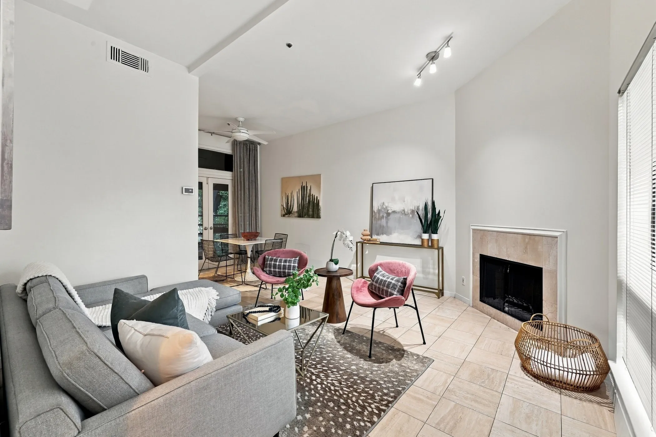 Condominium For Sale in Dallas County , 4334 Buena Vista Street E, Dallas, Texas 75205, 1 Bedroom, 1 Bathroom, 1 Garage spaces, 812 Sqft, built in 1984, mls#21401993, Real Estate Agent in Dallas, Homes For Sale in Dallas county, Homes For Sale in Dallas, Realtor in Dallas Texas, Real Estate Brokerage Independent Realty Texas, Luminita Cordes Realtor