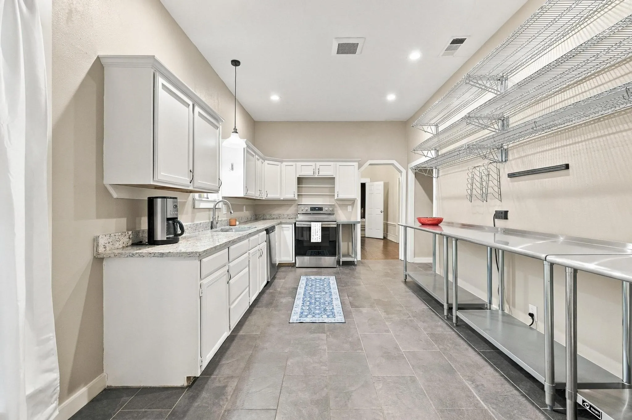 Single Family Residence For Sale in Grayson County , 806 W Gandy Street, Denison, Texas 75020, 3 Bedroom, 2 Bathroom, Garage spaces, 1,593 Sqft, built in 1920, mls#21400964, Real Estate Agent in Denison, Homes For Sale in Grayson county, Homes For Sale in Denison, Realtor in Denison Texas, Real Estate Brokerage Independent Realty Texas, Luminita Cordes Realtor