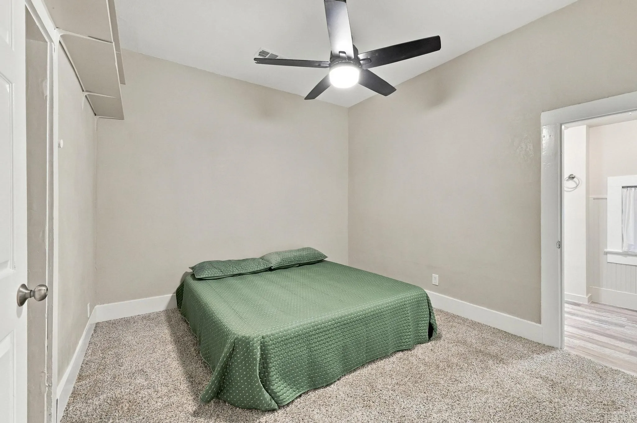 Single Family Residence For Sale in Grayson County , 806 W Gandy Street, Denison, Texas 75020, 3 Bedroom, 2 Bathroom, Garage spaces, 1,593 Sqft, built in 1920, mls#21400964, Real Estate Agent in Denison, Homes For Sale in Grayson county, Homes For Sale in Denison, Realtor in Denison Texas, Real Estate Brokerage Independent Realty Texas, Luminita Cordes Realtor