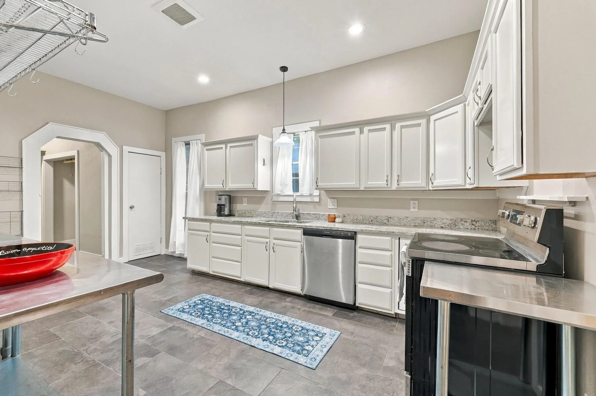 Single Family Residence For Sale in Grayson County , 806 W Gandy Street, Denison, Texas 75020, 3 Bedroom, 2 Bathroom, Garage spaces, 1,593 Sqft, built in 1920, mls#21400964, Real Estate Agent in Denison, Homes For Sale in Grayson county, Homes For Sale in Denison, Realtor in Denison Texas, Real Estate Brokerage Independent Realty Texas, Luminita Cordes Realtor