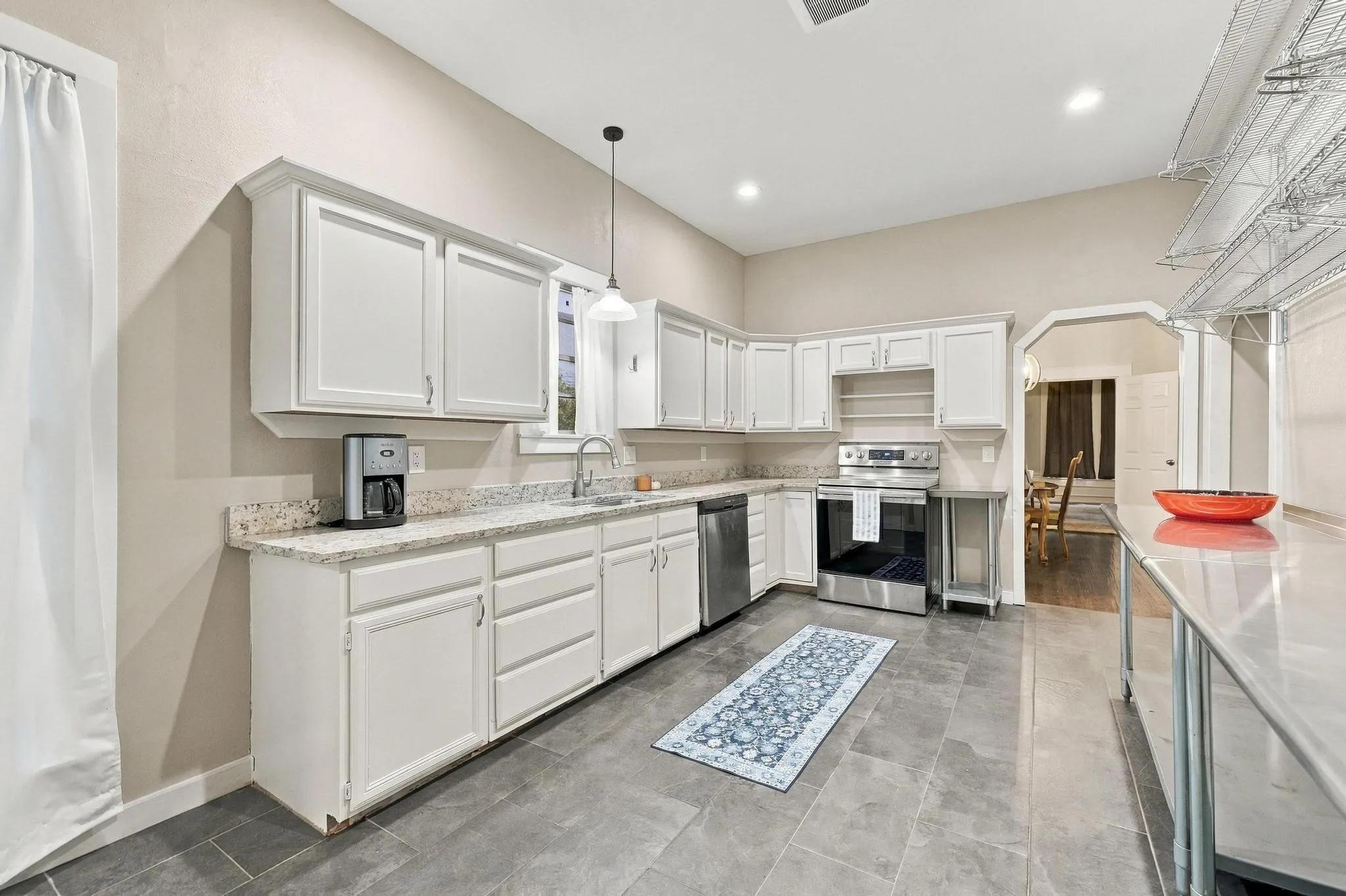 Single Family Residence For Sale in Grayson County , 806 W Gandy Street, Denison, Texas 75020, 3 Bedroom, 2 Bathroom, Garage spaces, 1,593 Sqft, built in 1920, mls#21400964, Real Estate Agent in Denison, Homes For Sale in Grayson county, Homes For Sale in Denison, Realtor in Denison Texas, Real Estate Brokerage Independent Realty Texas, Luminita Cordes Realtor