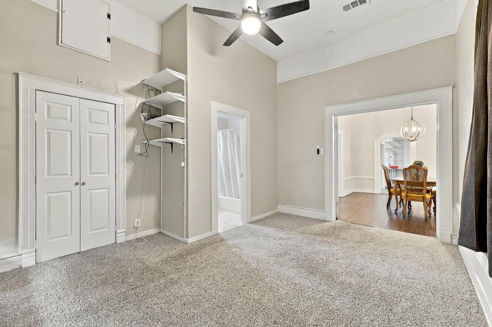Single Family Residence For Sale in Grayson County , 806 W Gandy Street, Denison, Texas 75020, 3 Bedroom, 2 Bathroom, Garage spaces, 1,593 Sqft, built in 1920, mls#21400964, Real Estate Agent in Denison, Homes For Sale in Grayson county, Homes For Sale in Denison, Realtor in Denison Texas, Real Estate Brokerage Independent Realty Texas, Luminita Cordes Realtor