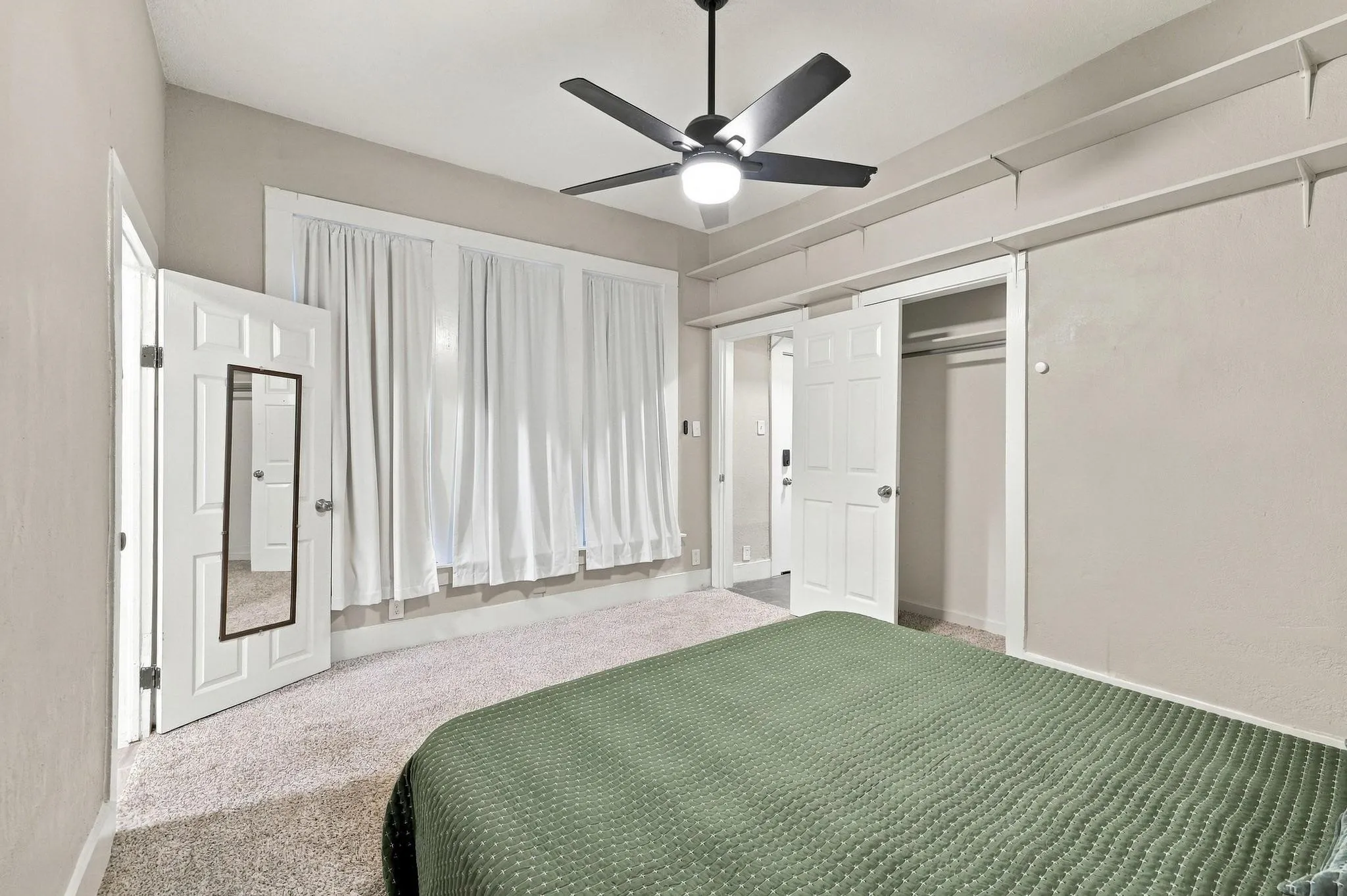Single Family Residence For Sale in Grayson County , 806 W Gandy Street, Denison, Texas 75020, 3 Bedroom, 2 Bathroom, Garage spaces, 1,593 Sqft, built in 1920, mls#21400964, Real Estate Agent in Denison, Homes For Sale in Grayson county, Homes For Sale in Denison, Realtor in Denison Texas, Real Estate Brokerage Independent Realty Texas, Luminita Cordes Realtor