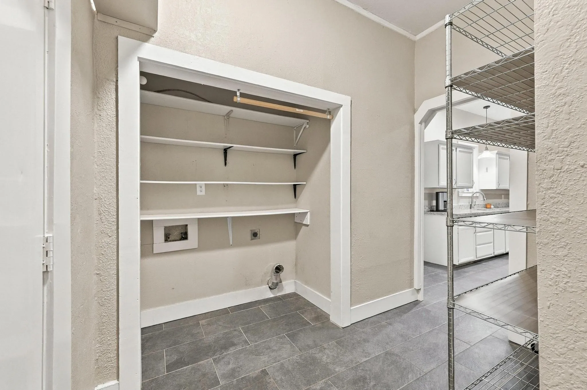 Single Family Residence For Sale in Grayson County , 806 W Gandy Street, Denison, Texas 75020, 3 Bedroom, 2 Bathroom, Garage spaces, 1,593 Sqft, built in 1920, mls#21400964, Real Estate Agent in Denison, Homes For Sale in Grayson county, Homes For Sale in Denison, Realtor in Denison Texas, Real Estate Brokerage Independent Realty Texas, Luminita Cordes Realtor