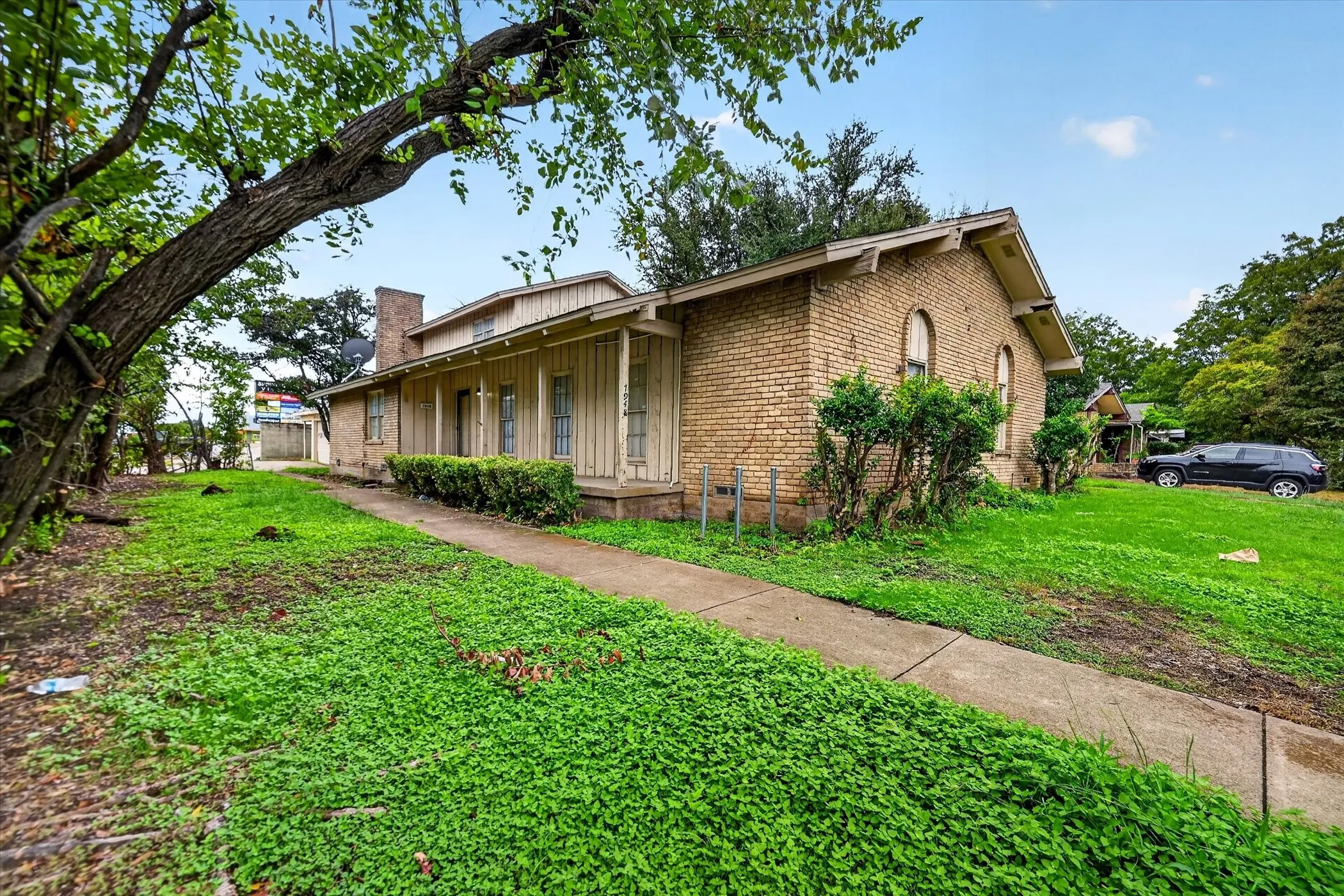 Duplex For Rent in Dallas County , 7948 Habersham Lane, Dallas, Texas 75248, 3 Bedroom, 2 Bathroom, 2 Garage spaces, 2,966 Sqft, built in 1966, mls#21402600, Real Estate Agent in Dallas, Homes For Rent in Dallas county, Homes For Rent in Dallas, Realtor in Dallas Texas, Real Estate Brokerage Independent Realty Texas, Luminita Cordes Realtor