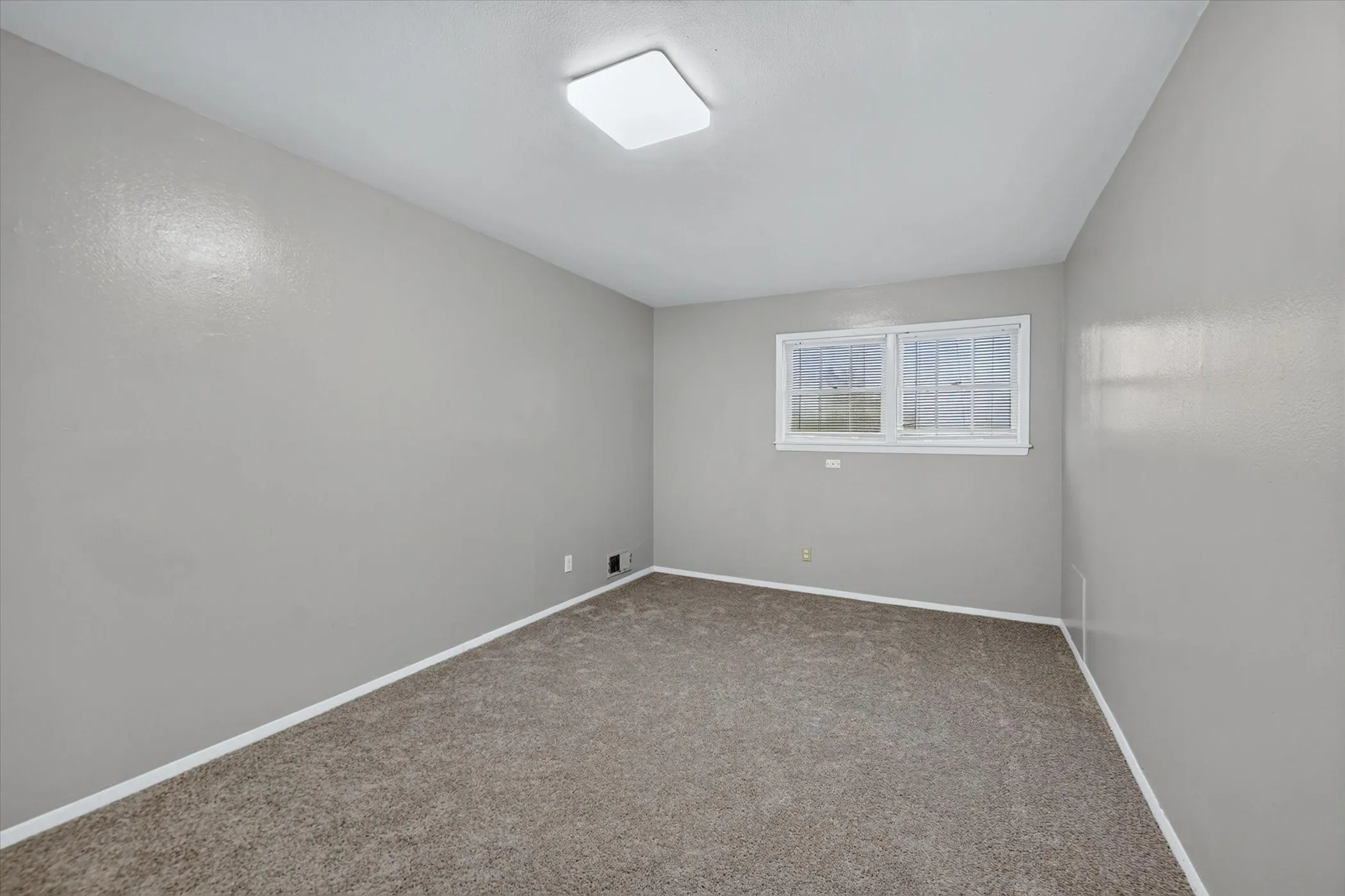 Duplex For Rent in Dallas County , 7948 Habersham Lane, Dallas, Texas 75248, 3 Bedroom, 2 Bathroom, 2 Garage spaces, 2,966 Sqft, built in 1966, mls#21402600, Real Estate Agent in Dallas, Homes For Rent in Dallas county, Homes For Rent in Dallas, Realtor in Dallas Texas, Real Estate Brokerage Independent Realty Texas, Luminita Cordes Realtor