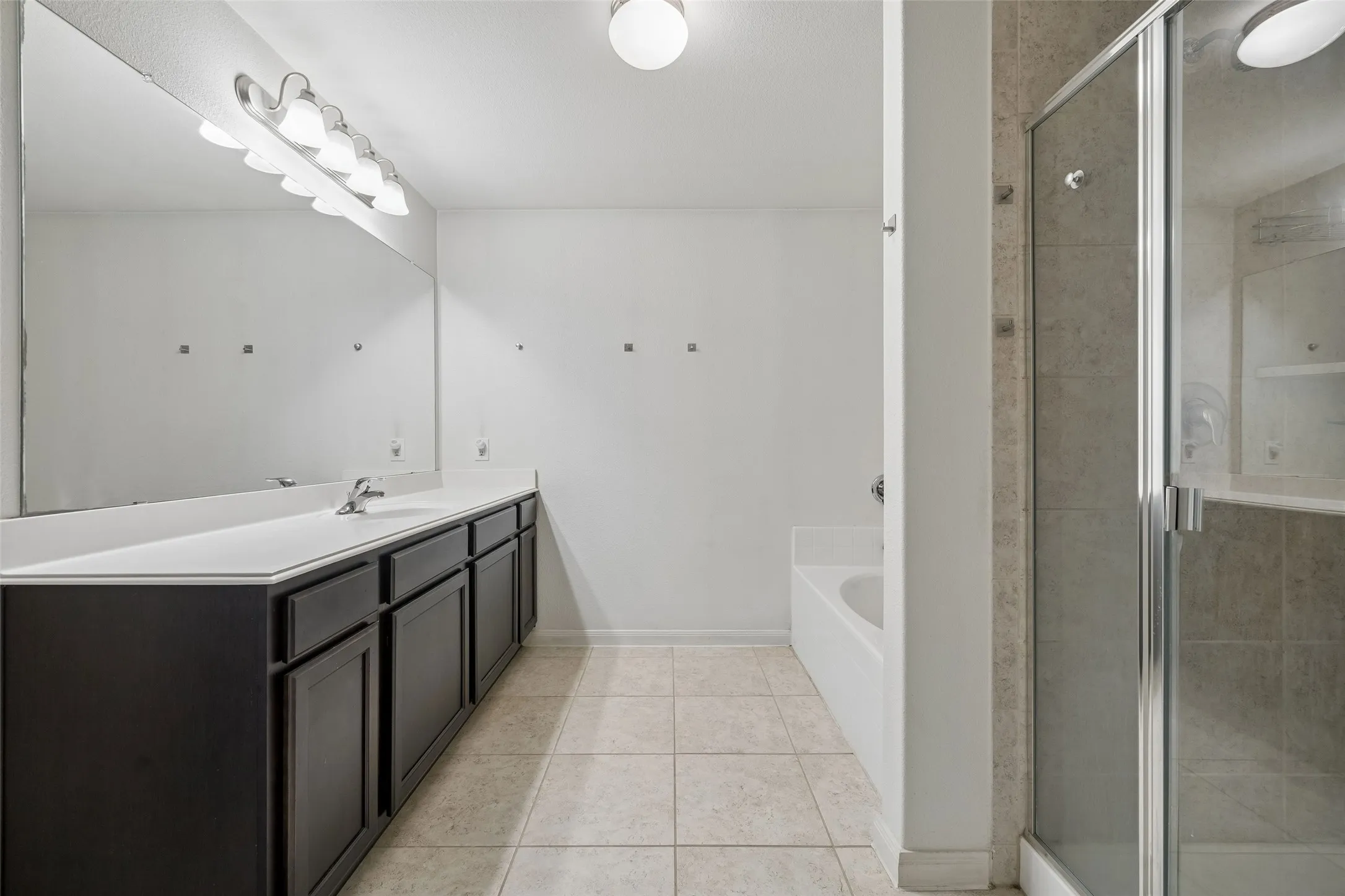Single Family Residence For Sale in Denton County , 1005 Princewood Drive, Denton, Texas 76207, 3 Bedroom, 2 Bathroom, 2 Garage spaces, 1,927 Sqft, built in 2018, mls#21402062, Real Estate Agent in Denton, Homes For Sale in Denton county, Homes For Sale in Denton, Realtor in Denton Texas, Real Estate Brokerage Independent Realty Texas, Luminita Cordes Realtor