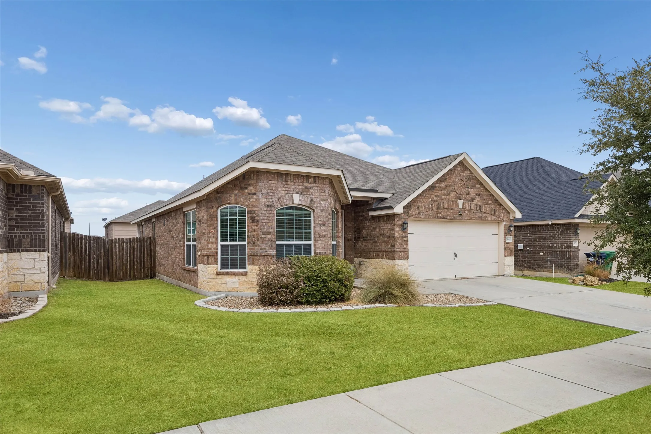 Single Family Residence For Sale in Denton County , 1005 Princewood Drive, Denton, Texas 76207, 3 Bedroom, 2 Bathroom, 2 Garage spaces, 1,927 Sqft, built in 2018, mls#21402062, Real Estate Agent in Denton, Homes For Sale in Denton county, Homes For Sale in Denton, Realtor in Denton Texas, Real Estate Brokerage Independent Realty Texas, Luminita Cordes Realtor