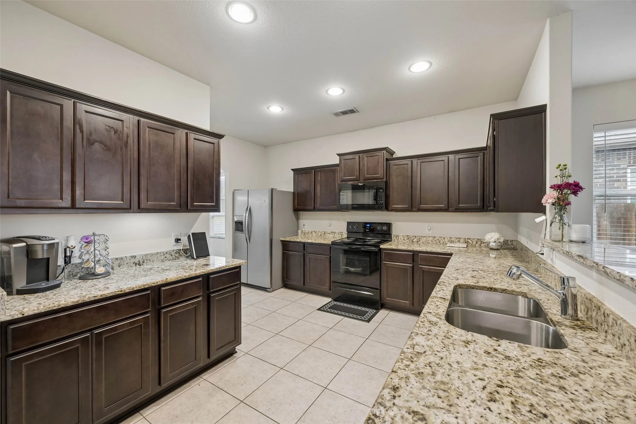 Single Family Residence For Sale in Denton County , 1005 Princewood Drive, Denton, Texas 76207, 3 Bedroom, 2 Bathroom, 2 Garage spaces, 1,927 Sqft, built in 2018, mls#21402062, Real Estate Agent in Denton, Homes For Sale in Denton county, Homes For Sale in Denton, Realtor in Denton Texas, Real Estate Brokerage Independent Realty Texas, Luminita Cordes Realtor