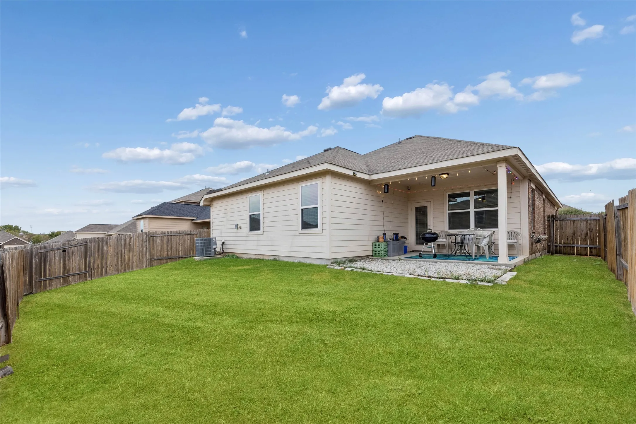 Single Family Residence For Sale in Denton County , 1005 Princewood Drive, Denton, Texas 76207, 3 Bedroom, 2 Bathroom, 2 Garage spaces, 1,927 Sqft, built in 2018, mls#21402062, Real Estate Agent in Denton, Homes For Sale in Denton county, Homes For Sale in Denton, Realtor in Denton Texas, Real Estate Brokerage Independent Realty Texas, Luminita Cordes Realtor