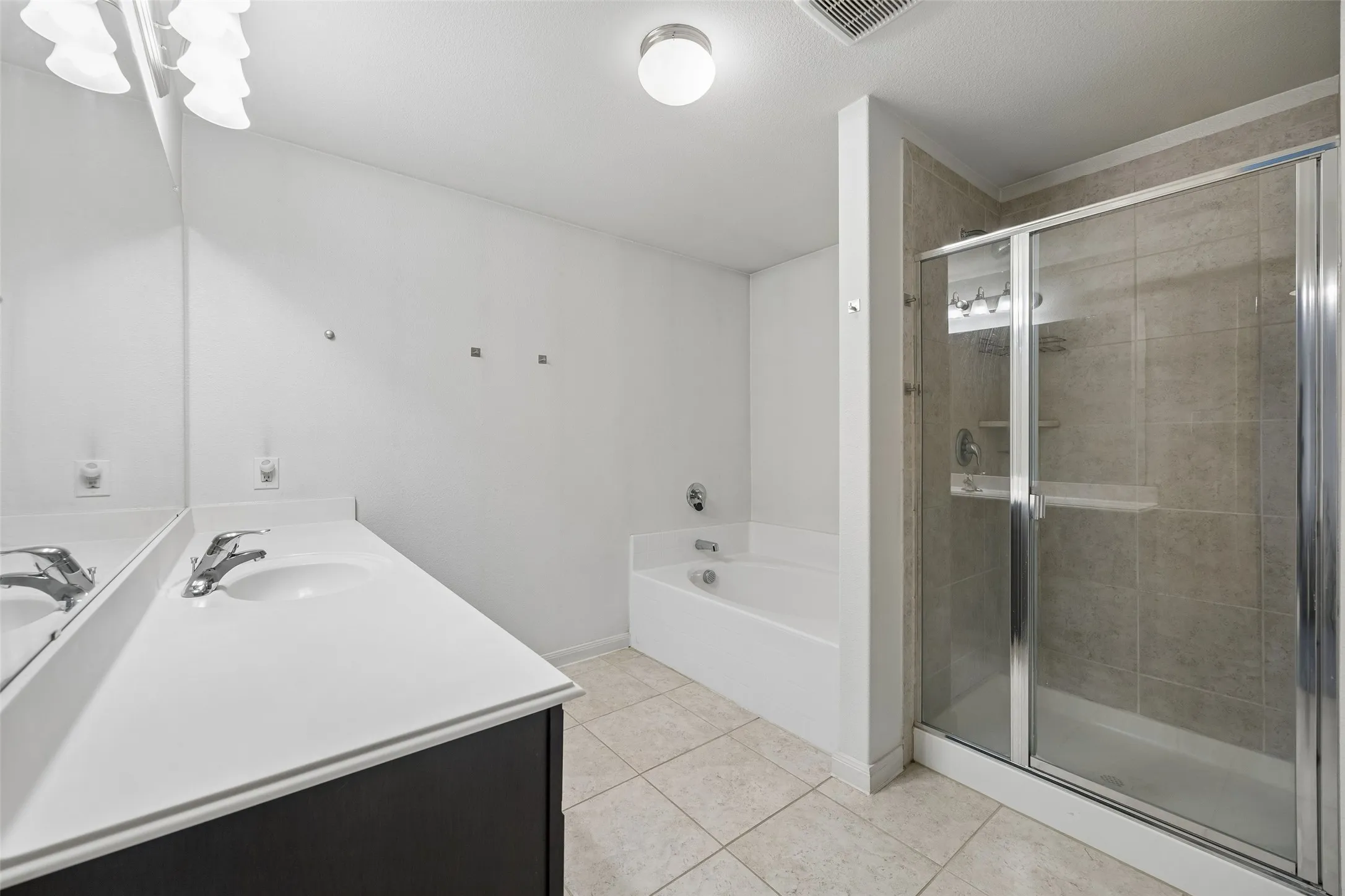 Single Family Residence For Sale in Denton County , 1005 Princewood Drive, Denton, Texas 76207, 3 Bedroom, 2 Bathroom, 2 Garage spaces, 1,927 Sqft, built in 2018, mls#21402062, Real Estate Agent in Denton, Homes For Sale in Denton county, Homes For Sale in Denton, Realtor in Denton Texas, Real Estate Brokerage Independent Realty Texas, Luminita Cordes Realtor