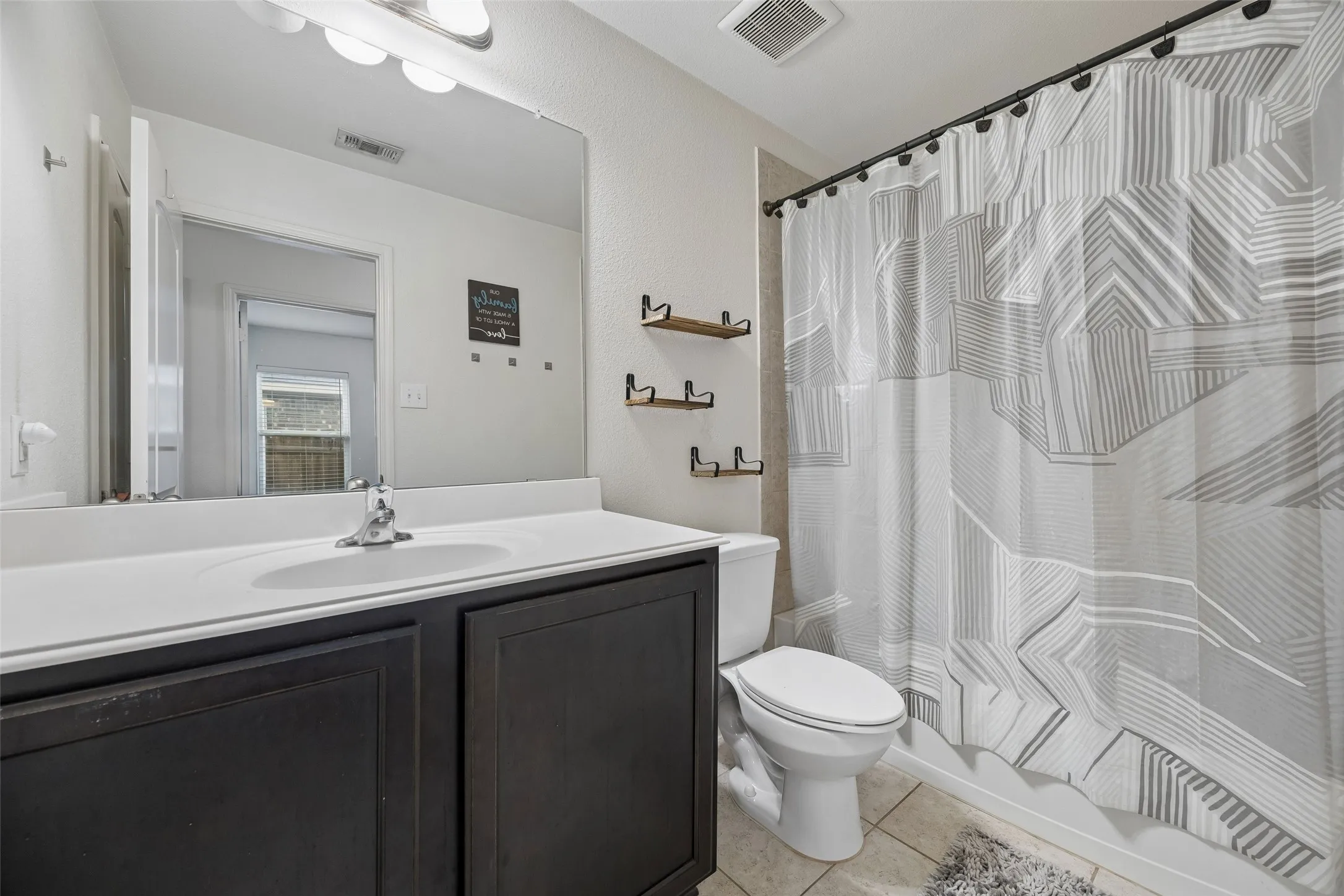 Single Family Residence For Sale in Denton County , 1005 Princewood Drive, Denton, Texas 76207, 3 Bedroom, 2 Bathroom, 2 Garage spaces, 1,927 Sqft, built in 2018, mls#21402062, Real Estate Agent in Denton, Homes For Sale in Denton county, Homes For Sale in Denton, Realtor in Denton Texas, Real Estate Brokerage Independent Realty Texas, Luminita Cordes Realtor