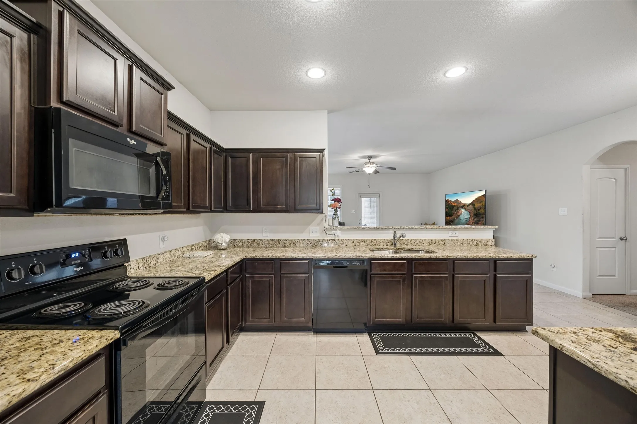 Single Family Residence For Sale in Denton County , 1005 Princewood Drive, Denton, Texas 76207, 3 Bedroom, 2 Bathroom, 2 Garage spaces, 1,927 Sqft, built in 2018, mls#21402062, Real Estate Agent in Denton, Homes For Sale in Denton county, Homes For Sale in Denton, Realtor in Denton Texas, Real Estate Brokerage Independent Realty Texas, Luminita Cordes Realtor