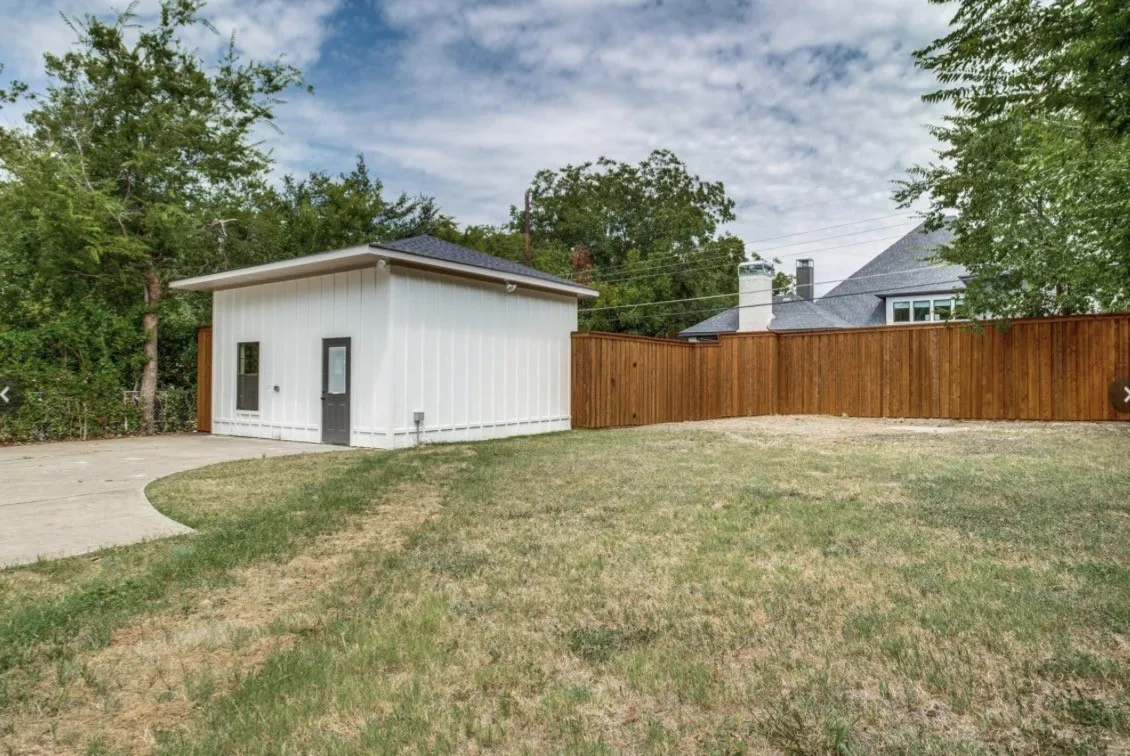 Single Family Residence For Rent in Dallas County , 6811 Walnut Hill Lane, Dallas, Texas 75230, 3 Bedroom, 2 Bathroom, 2 Garage spaces, 1,607 Sqft, built in 1948, mls#21376459, Real Estate Agent in Dallas, Homes For Rent in Dallas county, Homes For Rent in Dallas, Realtor in Dallas Texas, Real Estate Brokerage Independent Realty Texas, Luminita Cordes Realtor