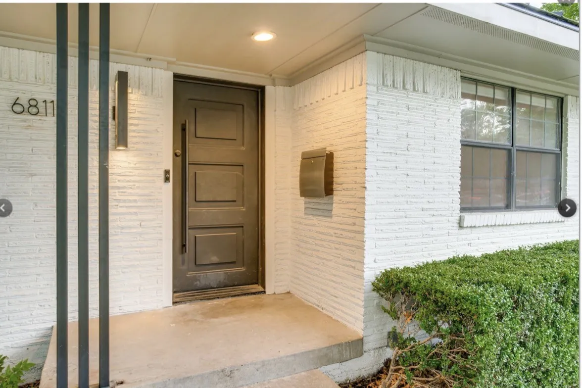 Single Family Residence For Rent in Dallas County , 6811 Walnut Hill Lane, Dallas, Texas 75230, 3 Bedroom, 2 Bathroom, 2 Garage spaces, 1,607 Sqft, built in 1948, mls#21376459, Real Estate Agent in Dallas, Homes For Rent in Dallas county, Homes For Rent in Dallas, Realtor in Dallas Texas, Real Estate Brokerage Independent Realty Texas, Luminita Cordes Realtor