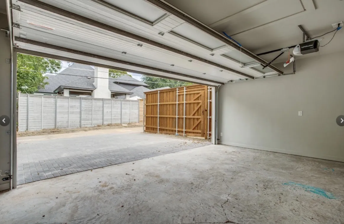 Single Family Residence For Rent in Dallas County , 6811 Walnut Hill Lane, Dallas, Texas 75230, 3 Bedroom, 2 Bathroom, 2 Garage spaces, 1,607 Sqft, built in 1948, mls#21376459, Real Estate Agent in Dallas, Homes For Rent in Dallas county, Homes For Rent in Dallas, Realtor in Dallas Texas, Real Estate Brokerage Independent Realty Texas, Luminita Cordes Realtor