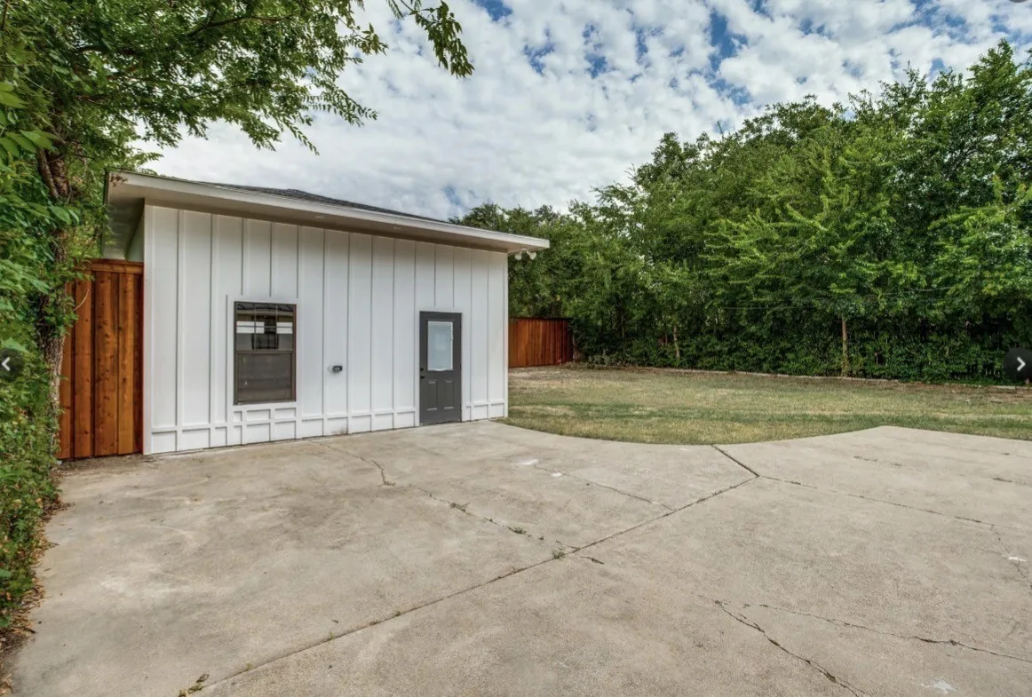 Single Family Residence For Rent in Dallas County , 6811 Walnut Hill Lane, Dallas, Texas 75230, 3 Bedroom, 2 Bathroom, 2 Garage spaces, 1,607 Sqft, built in 1948, mls#21376459, Real Estate Agent in Dallas, Homes For Rent in Dallas county, Homes For Rent in Dallas, Realtor in Dallas Texas, Real Estate Brokerage Independent Realty Texas, Luminita Cordes Realtor